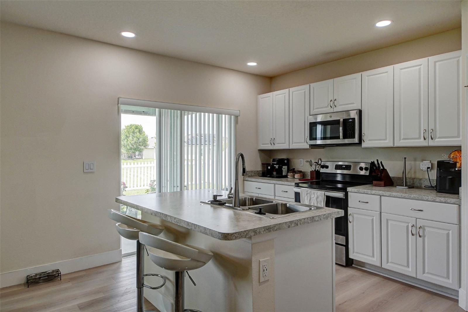 Image 10 of 37 For 424 Quarry Rock Circle