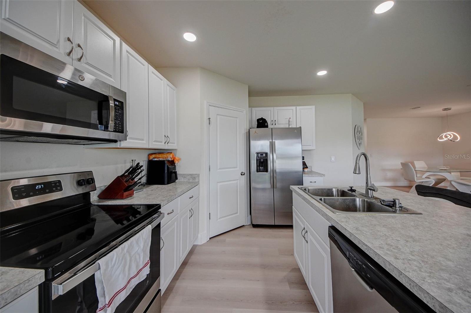 Image 11 of 37 For 424 Quarry Rock Circle