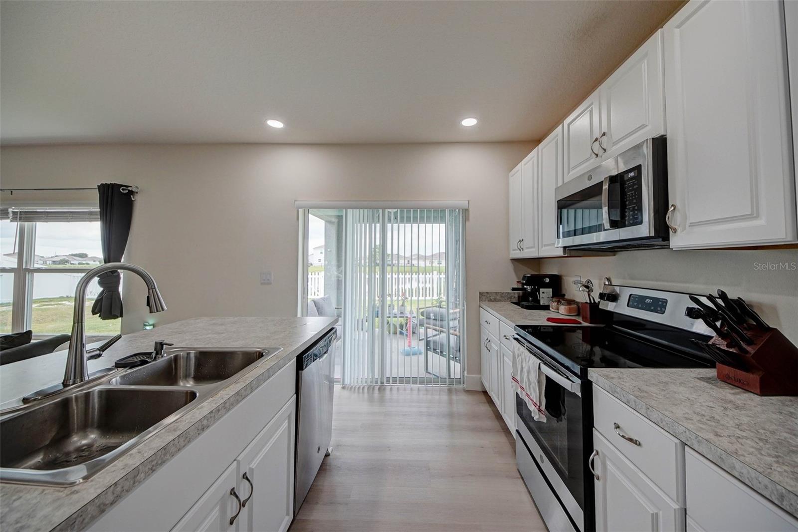 Image 12 of 37 For 424 Quarry Rock Circle