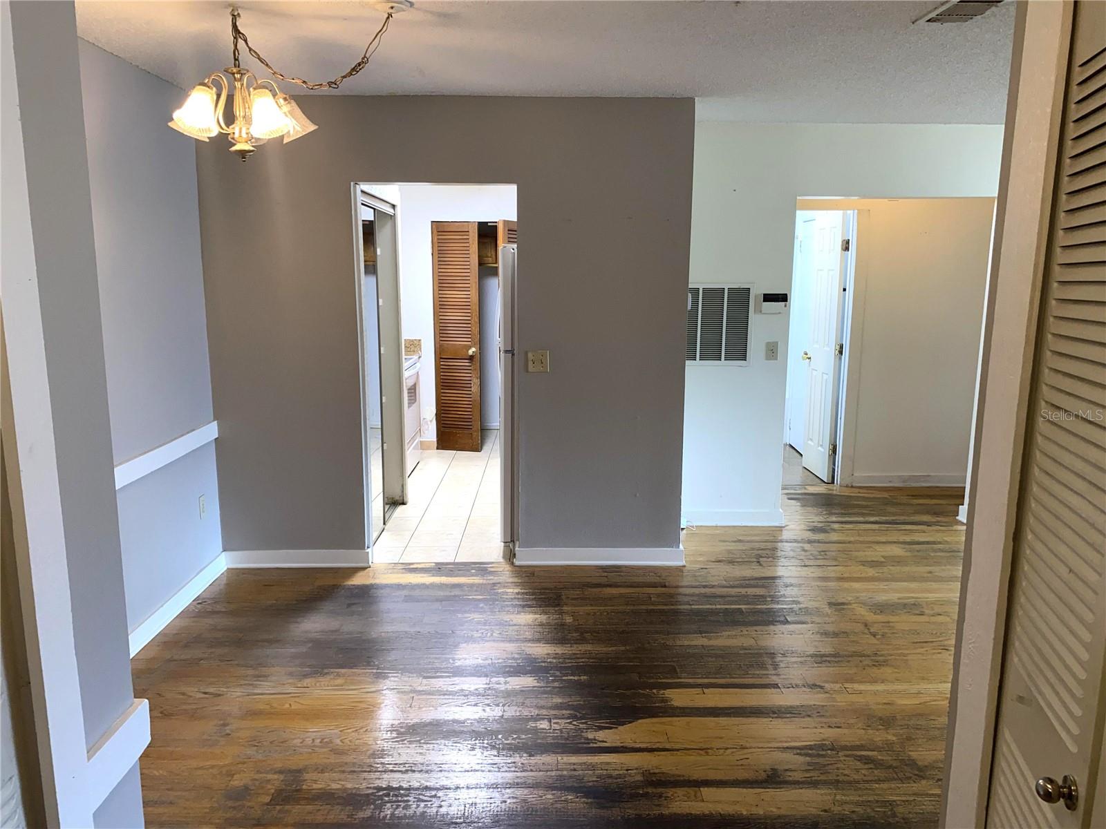 Image 3 of 19 For 6104 Curry Ford Road 207
