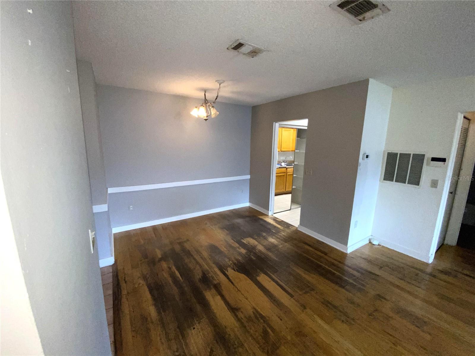 Image 5 of 19 For 6104 Curry Ford Road 207