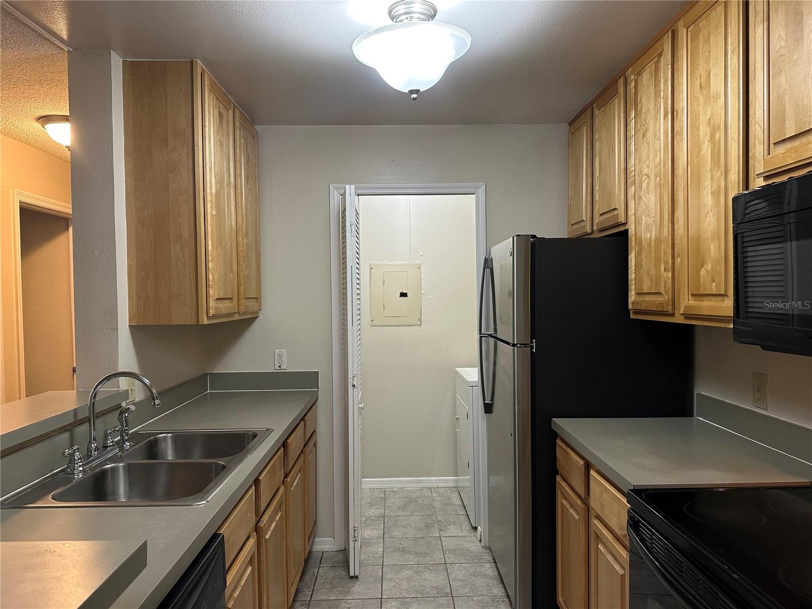 Image 6 of 14 For 6172 Westgate Drive 101