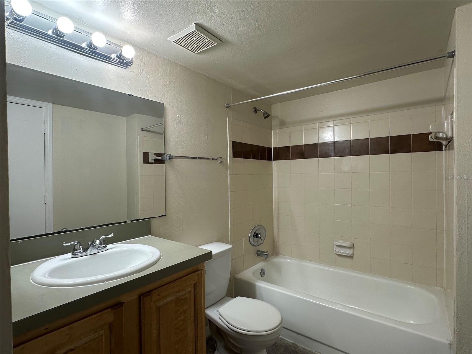 Image 8 of 14 For 6172 Westgate Drive 101