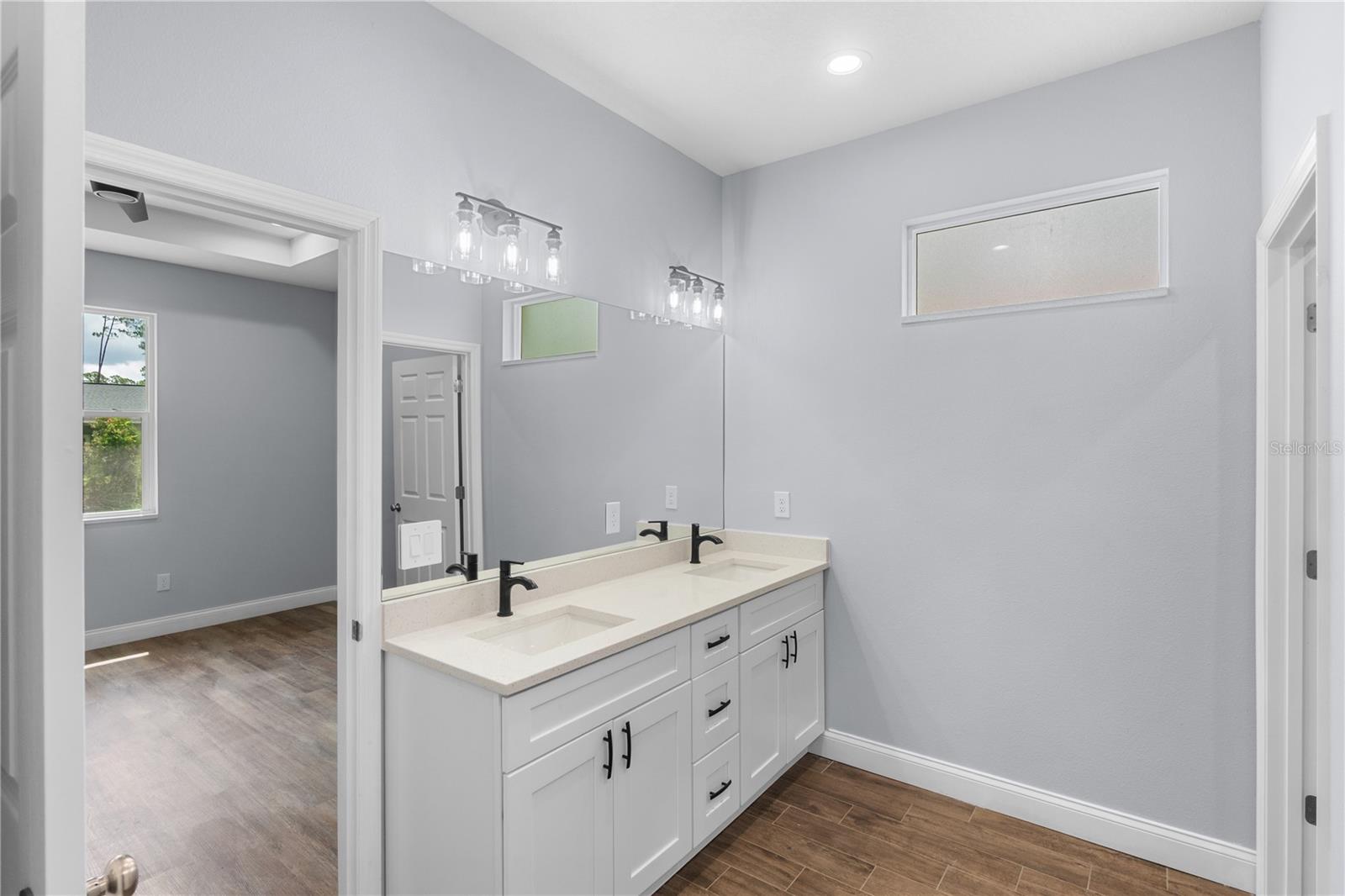 Image 28 of 42 For 1765 9th Avenue