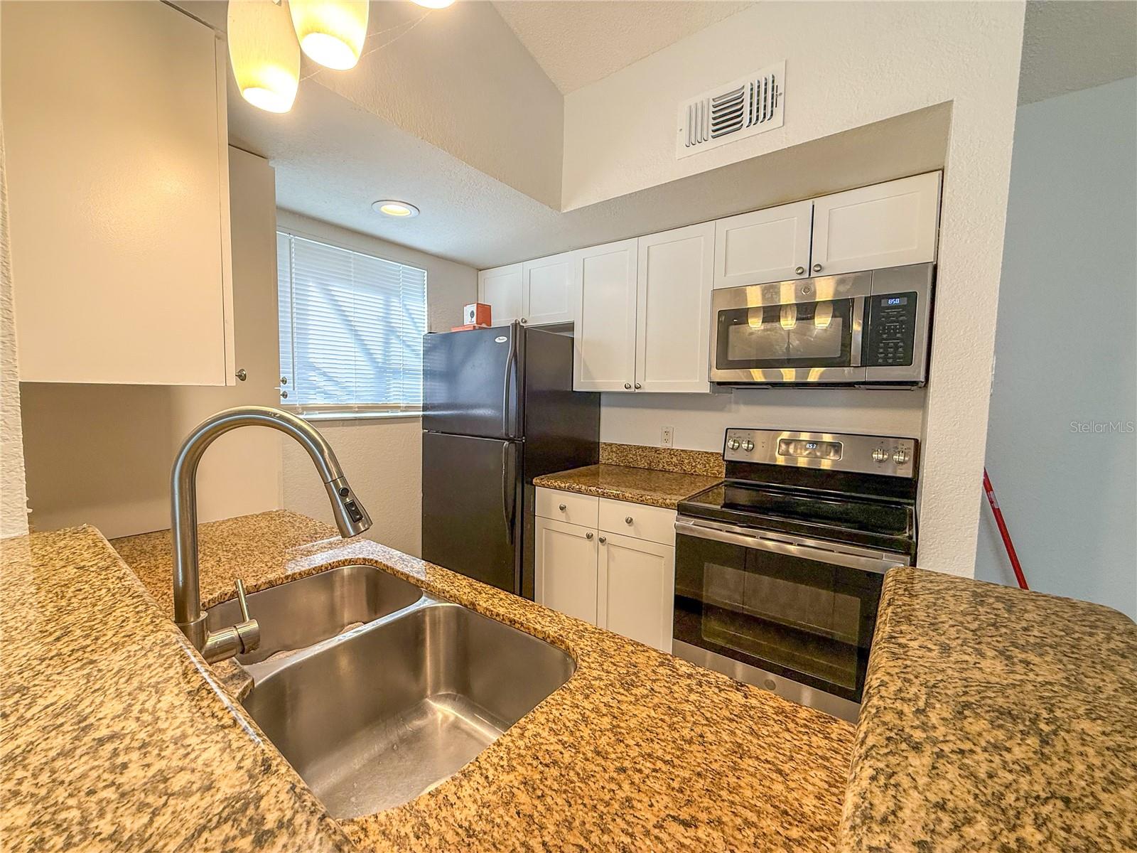 Image 10 of 37 For 5128 Conroy Road 728