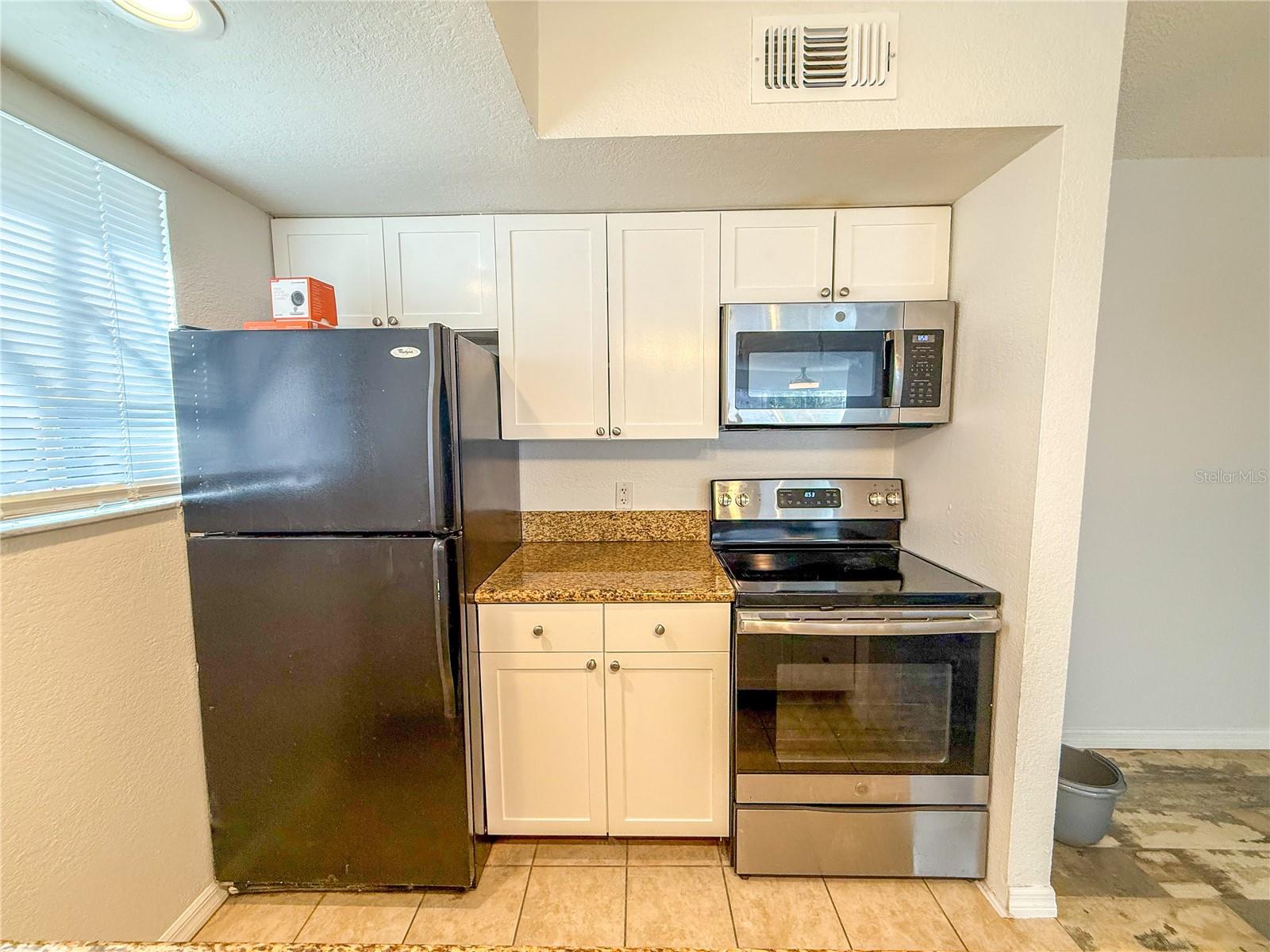 Image 11 of 37 For 5128 Conroy Road 728