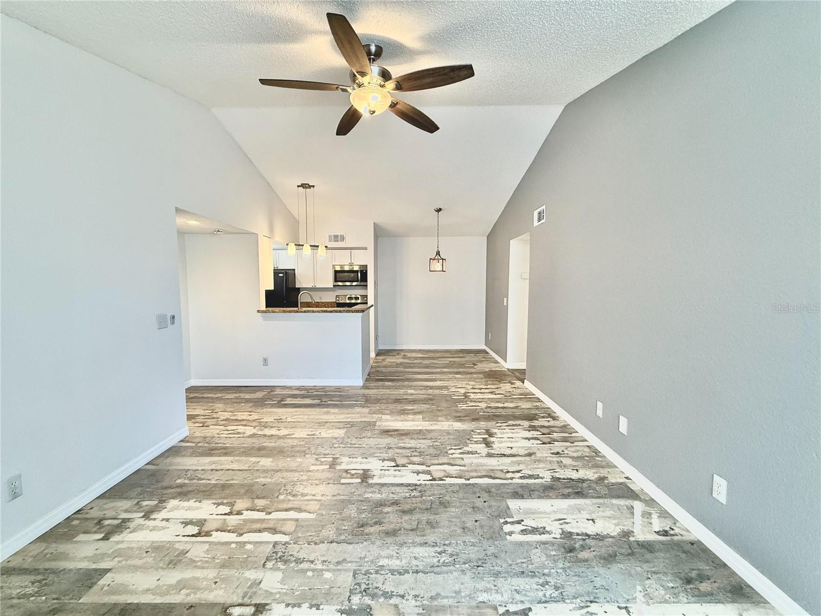 Image 5 of 37 For 5128 Conroy Road 728