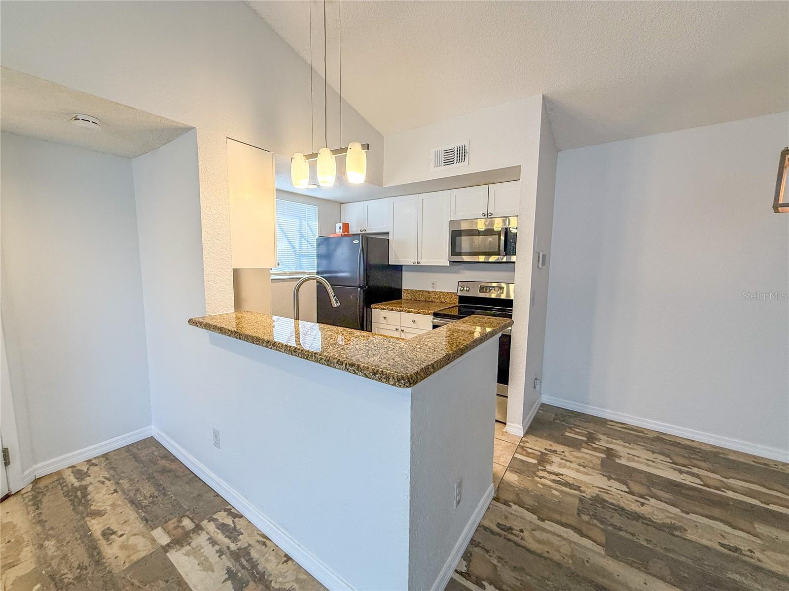 Image 7 of 37 For 5128 Conroy Road 728