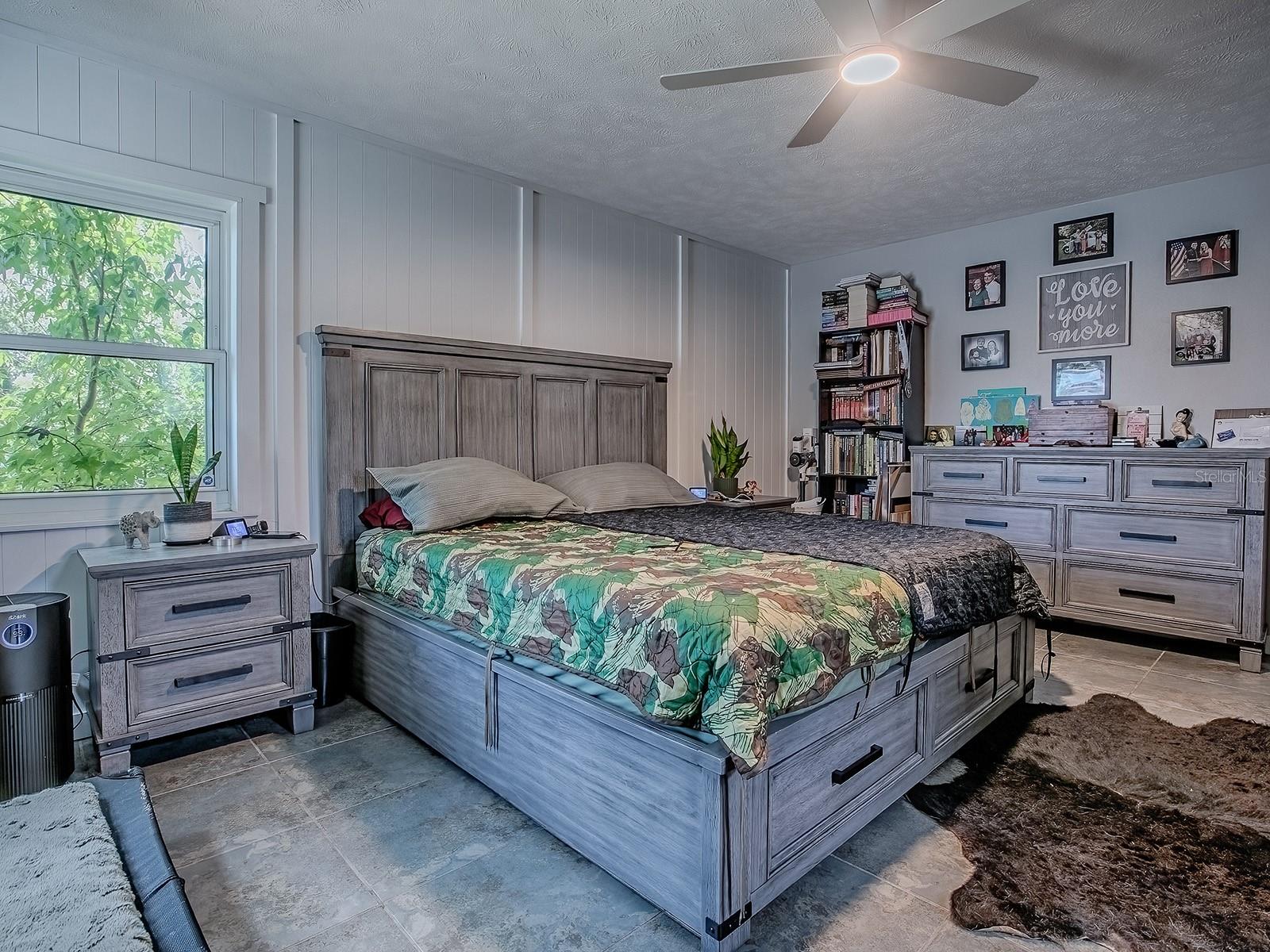 Image 11 of 33 For 10849 73rd Court