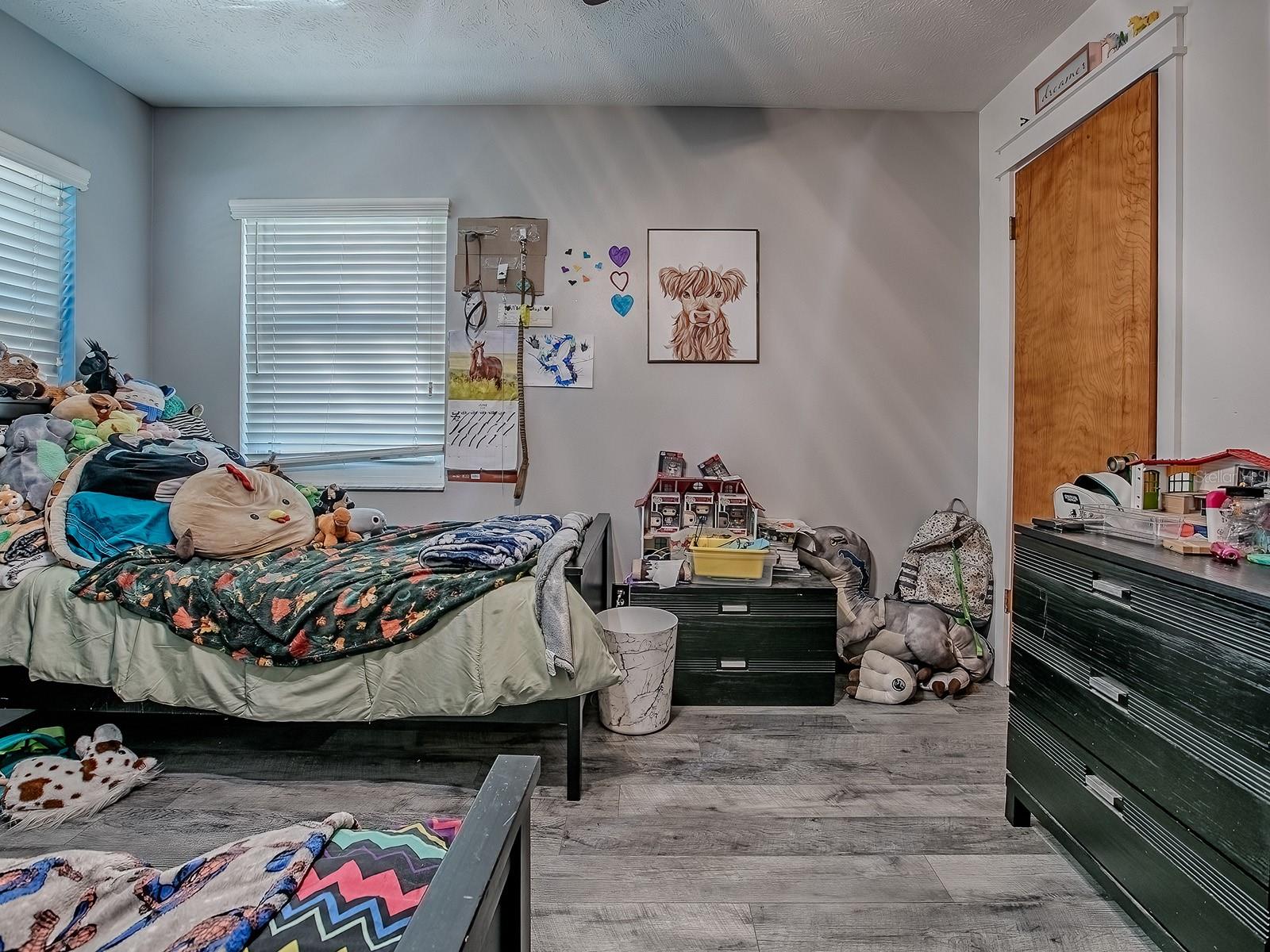 Image 18 of 33 For 10849 73rd Court