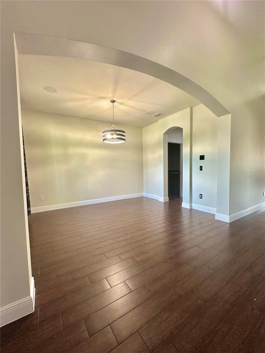 Image 8 of 31 For 2300 Kelbrook Court