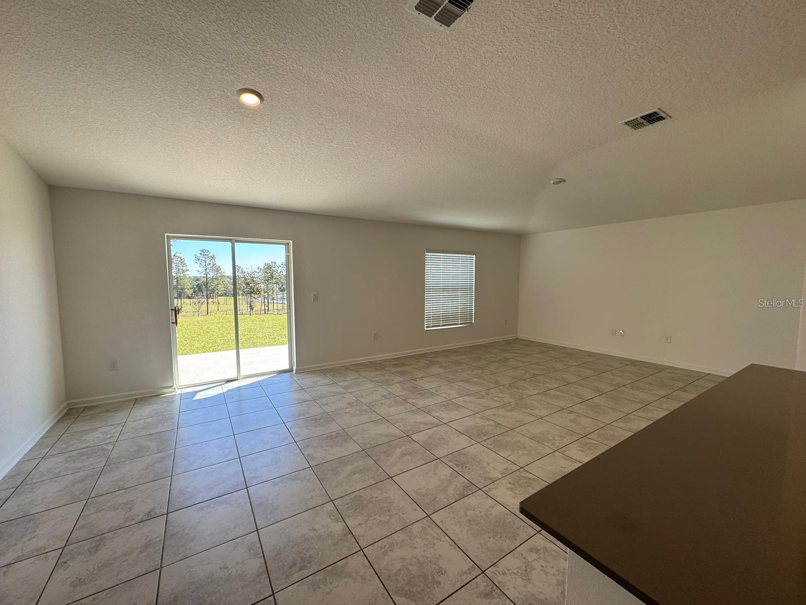 Image 11 of 24 For 994 Laurel View Way