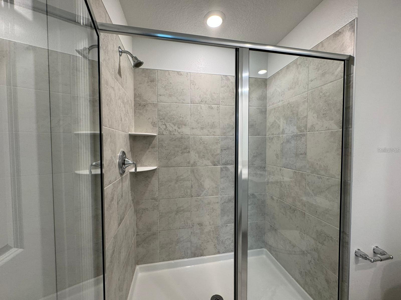Image 18 of 24 For 994 Laurel View Way