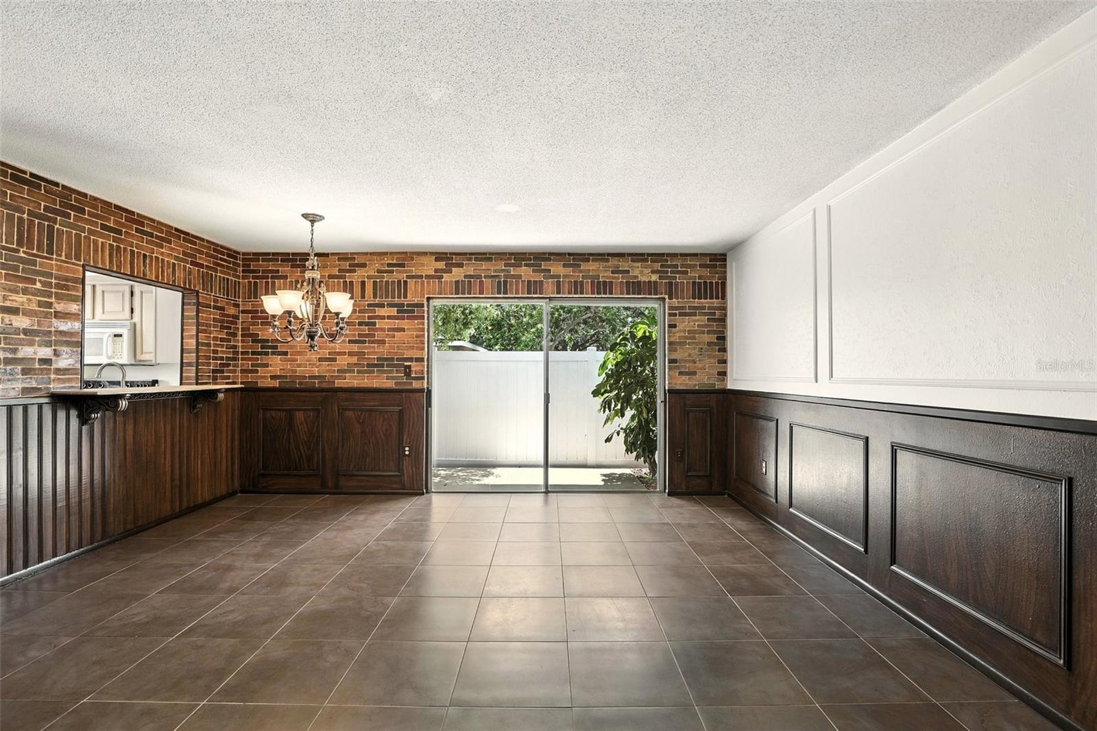 Image 10 of 28 For 207 Esplanade Way 101