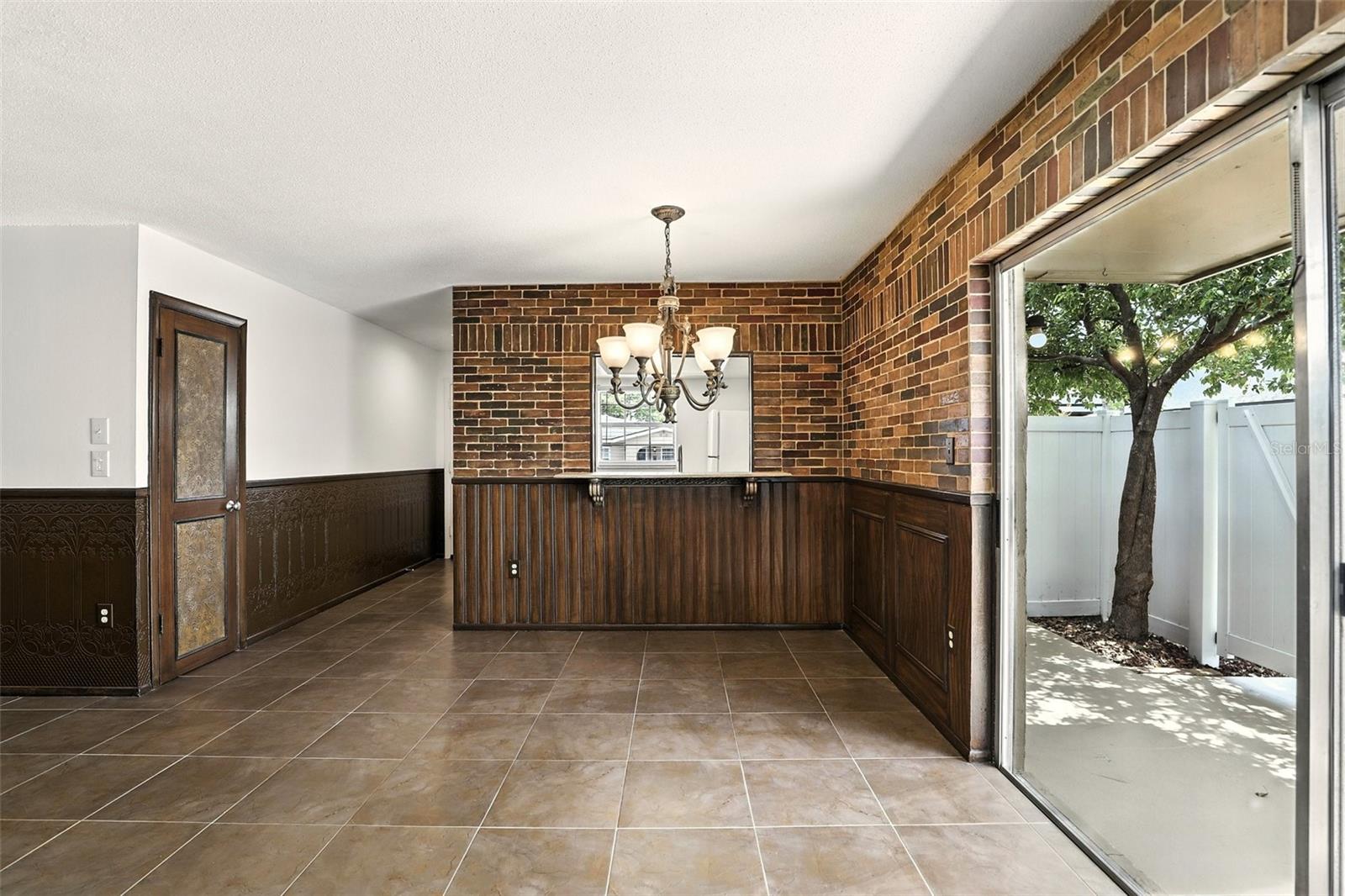Image 12 of 28 For 207 Esplanade Way 101