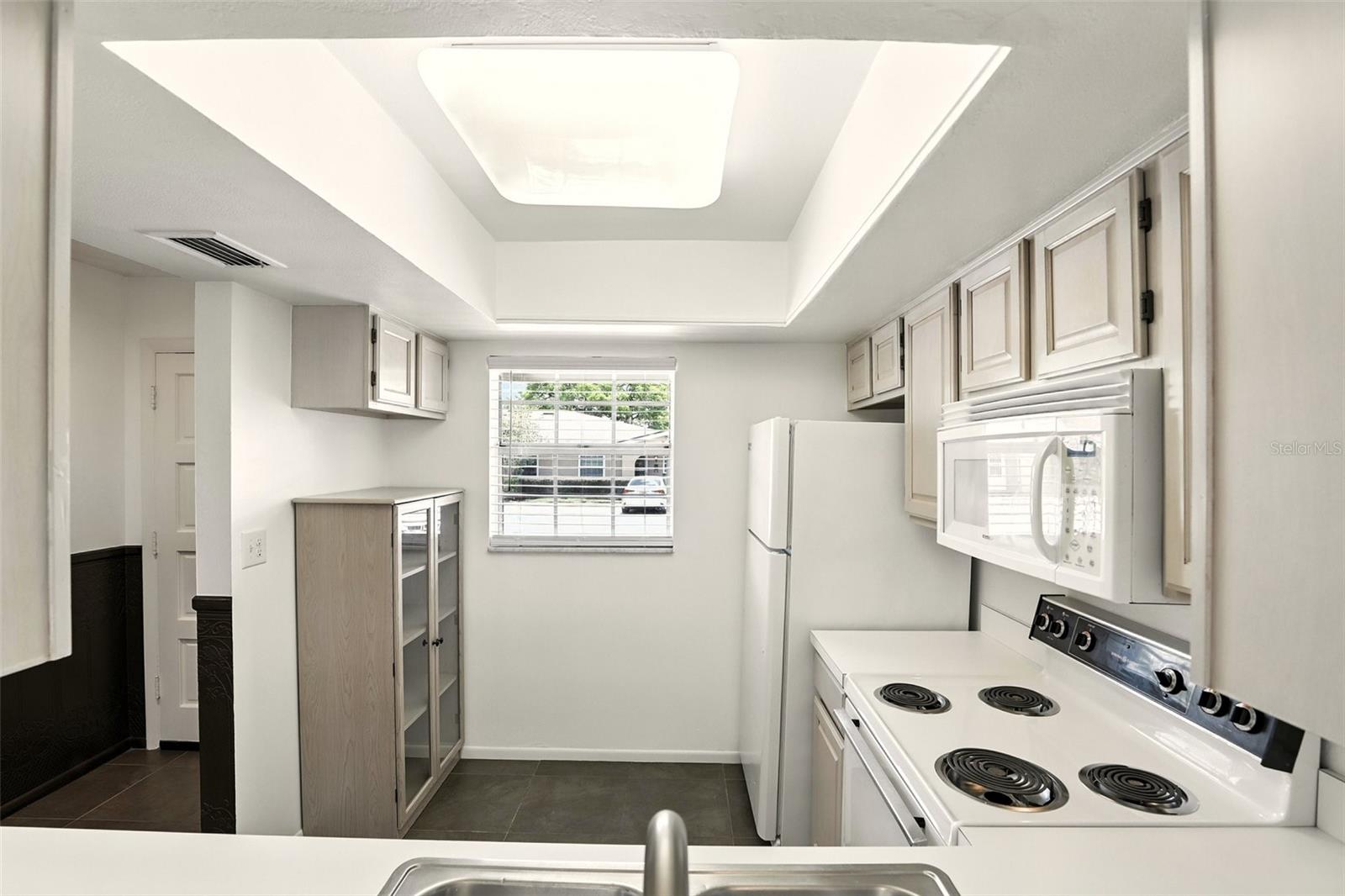 Image 13 of 28 For 207 Esplanade Way 101