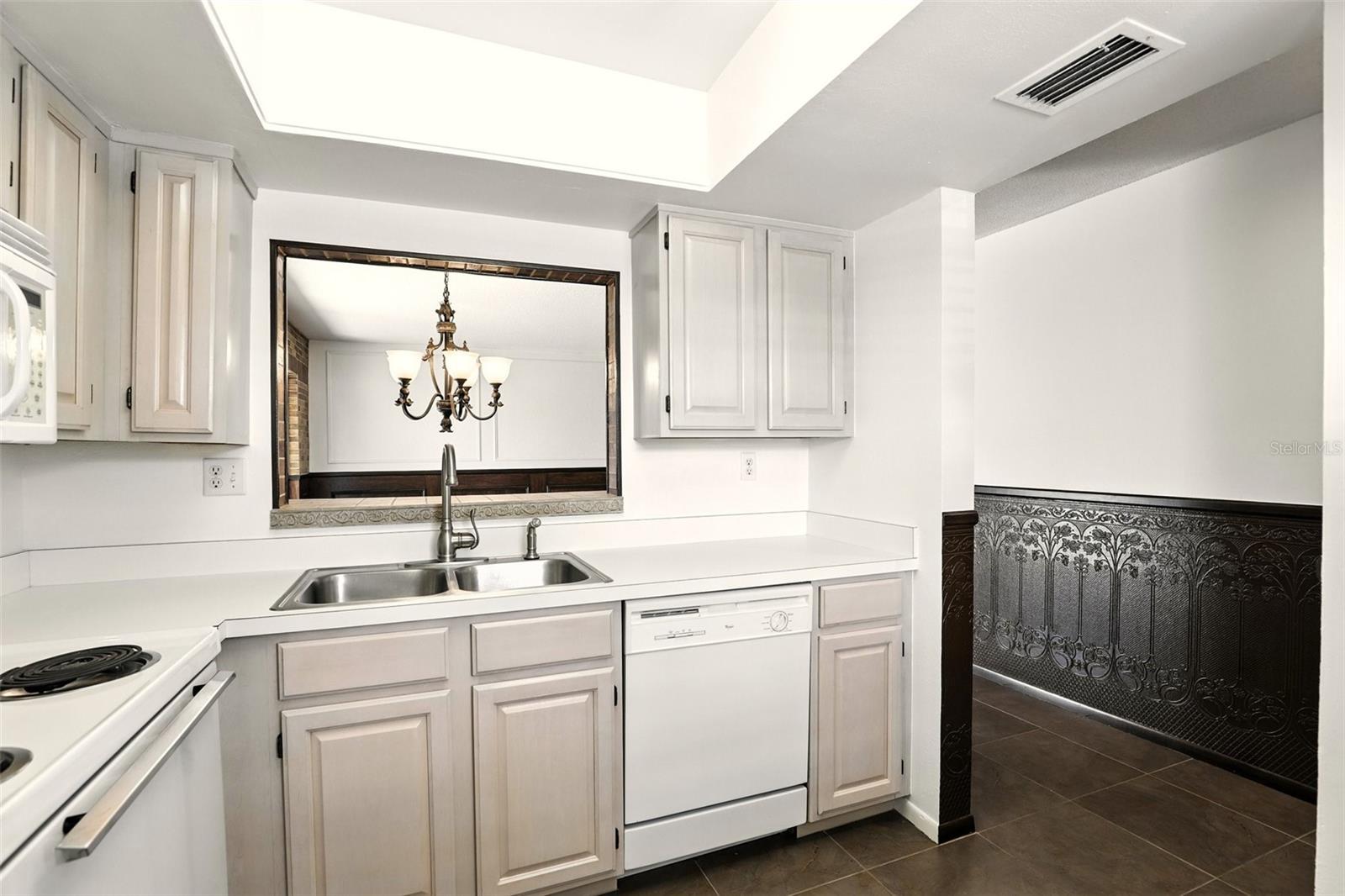 Image 15 of 28 For 207 Esplanade Way 101