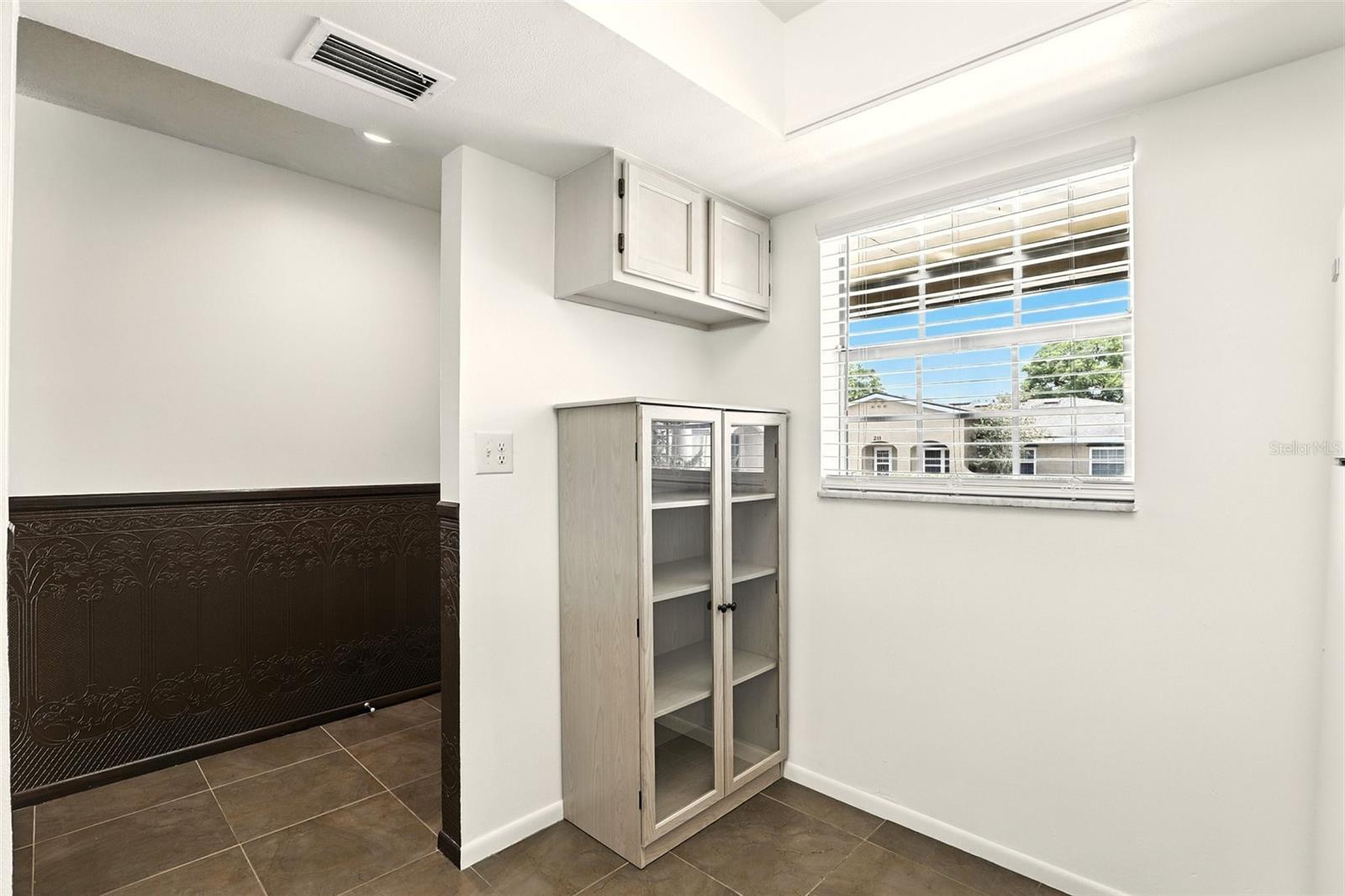 Image 16 of 28 For 207 Esplanade Way 101