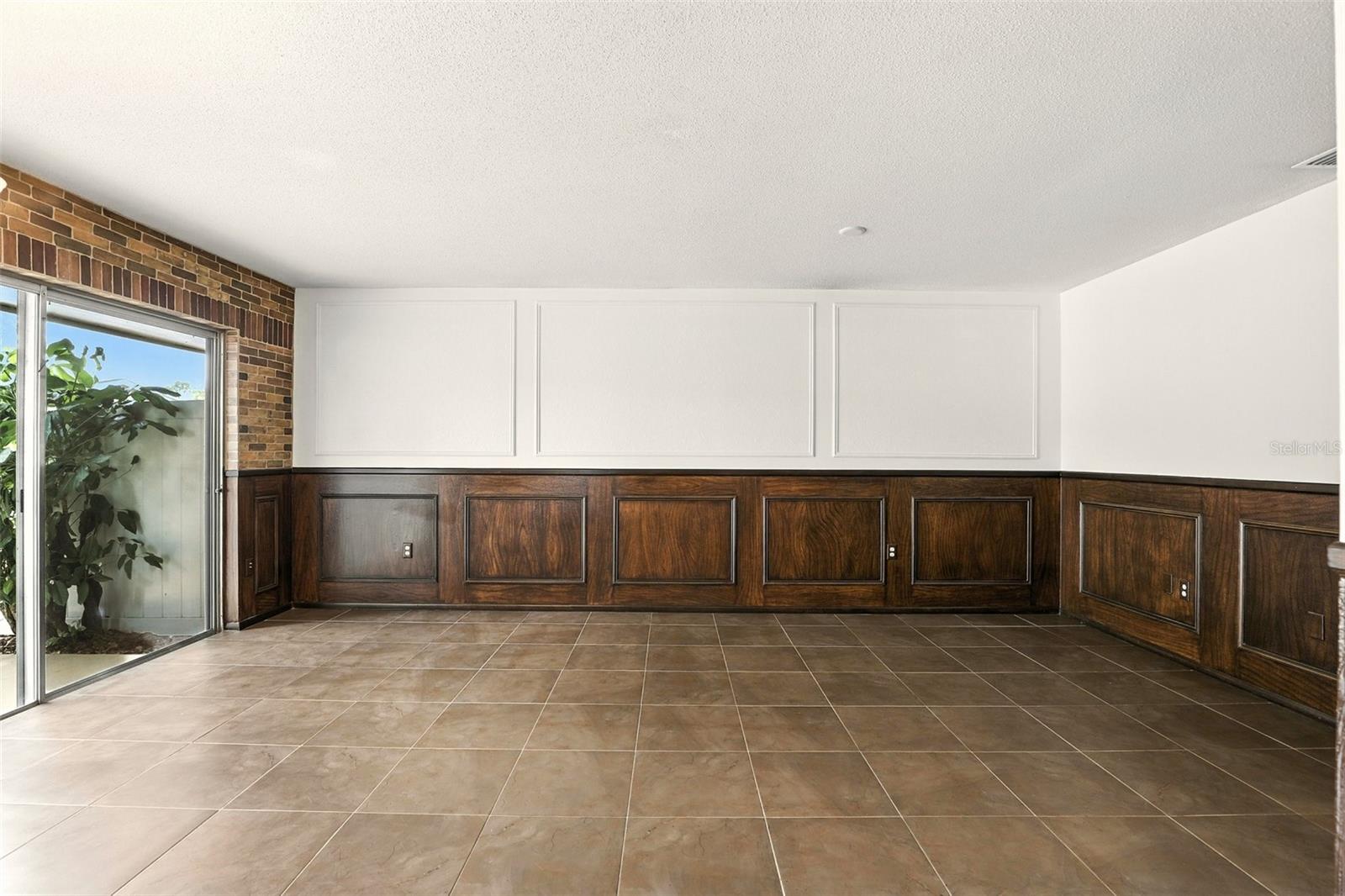 Image 5 of 28 For 207 Esplanade Way 101