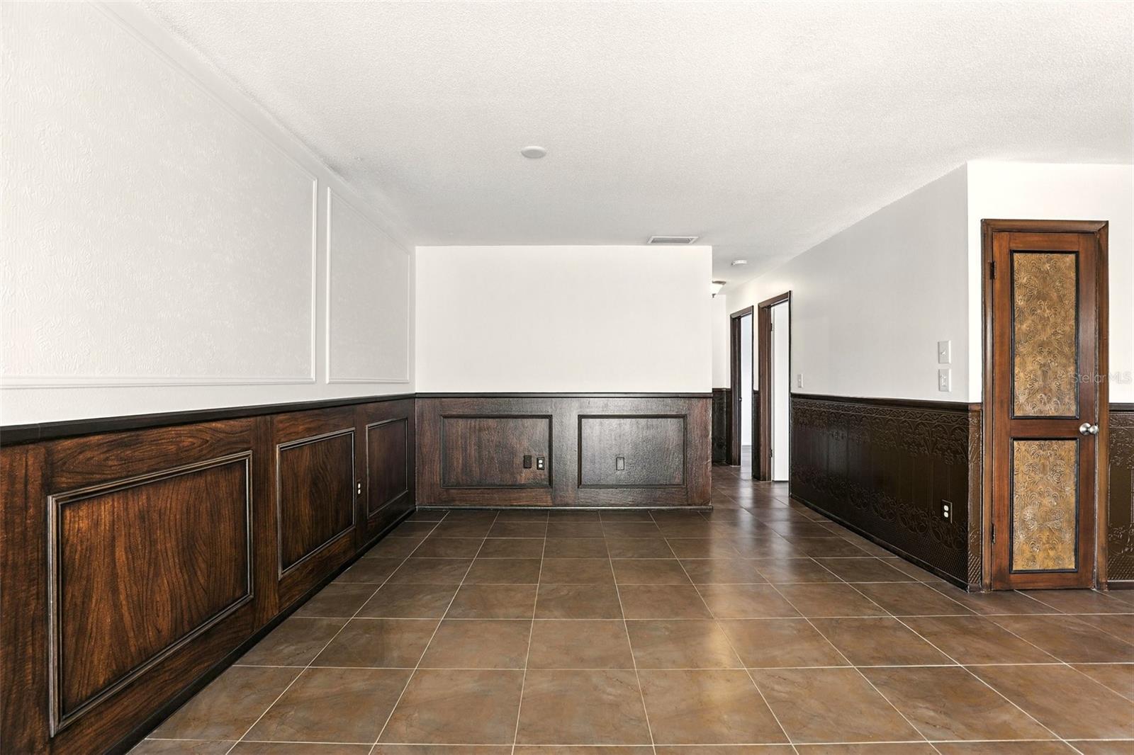 Image 6 of 28 For 207 Esplanade Way 101