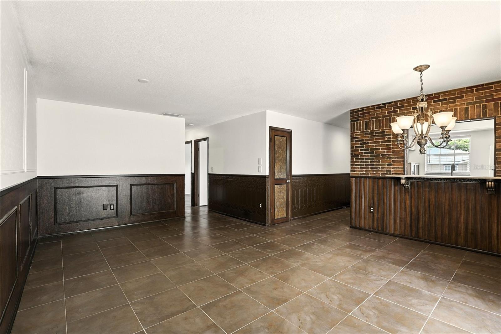 Image 7 of 28 For 207 Esplanade Way 101