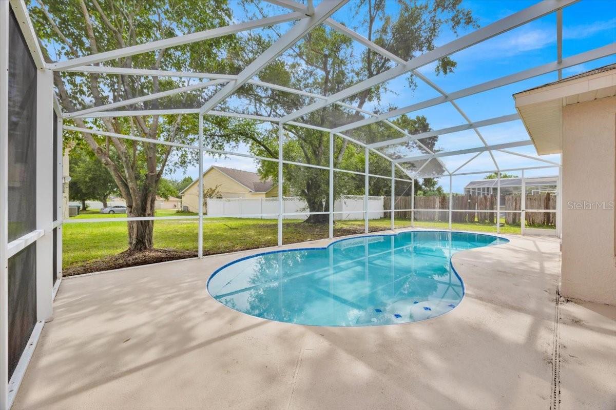 Image 27 of 31 For 14425 Huntingfield Drive