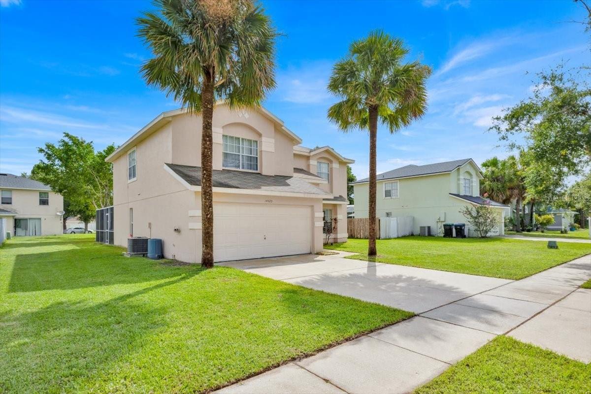 Image 3 of 31 For 14425 Huntingfield Drive