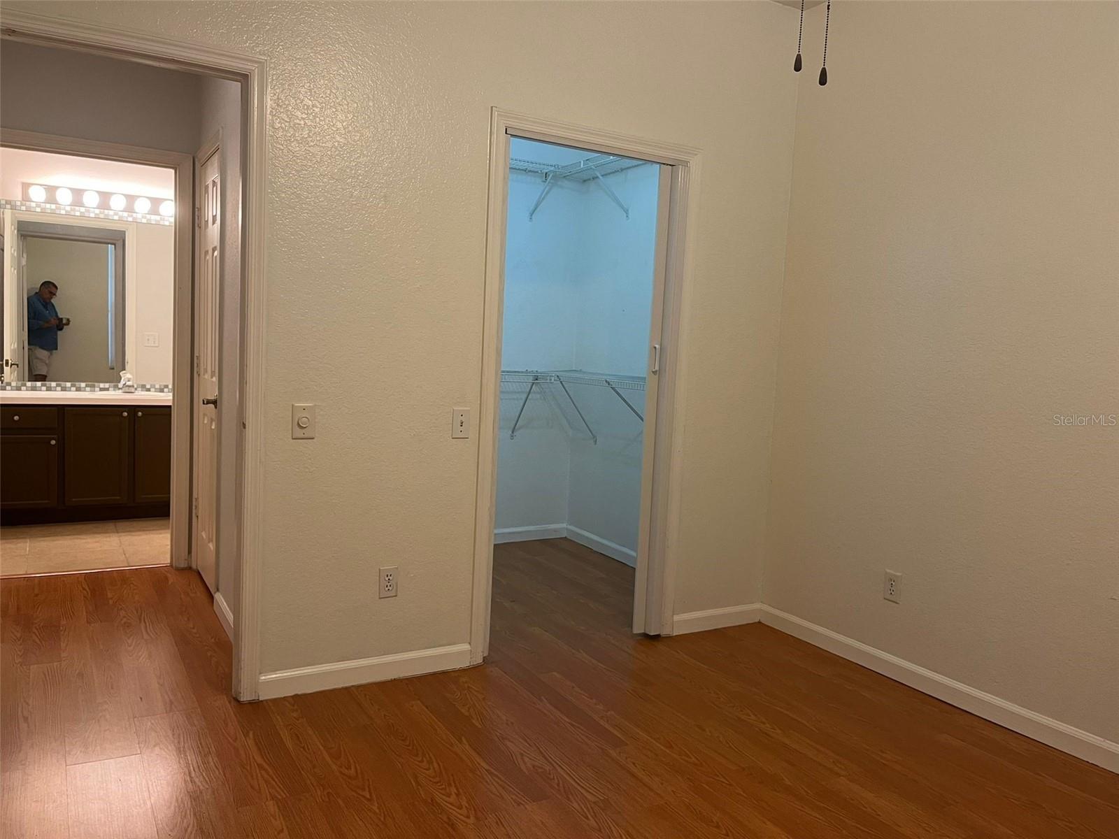 Image 11 of 21 For 7123 Yacht Basin Avenue 318