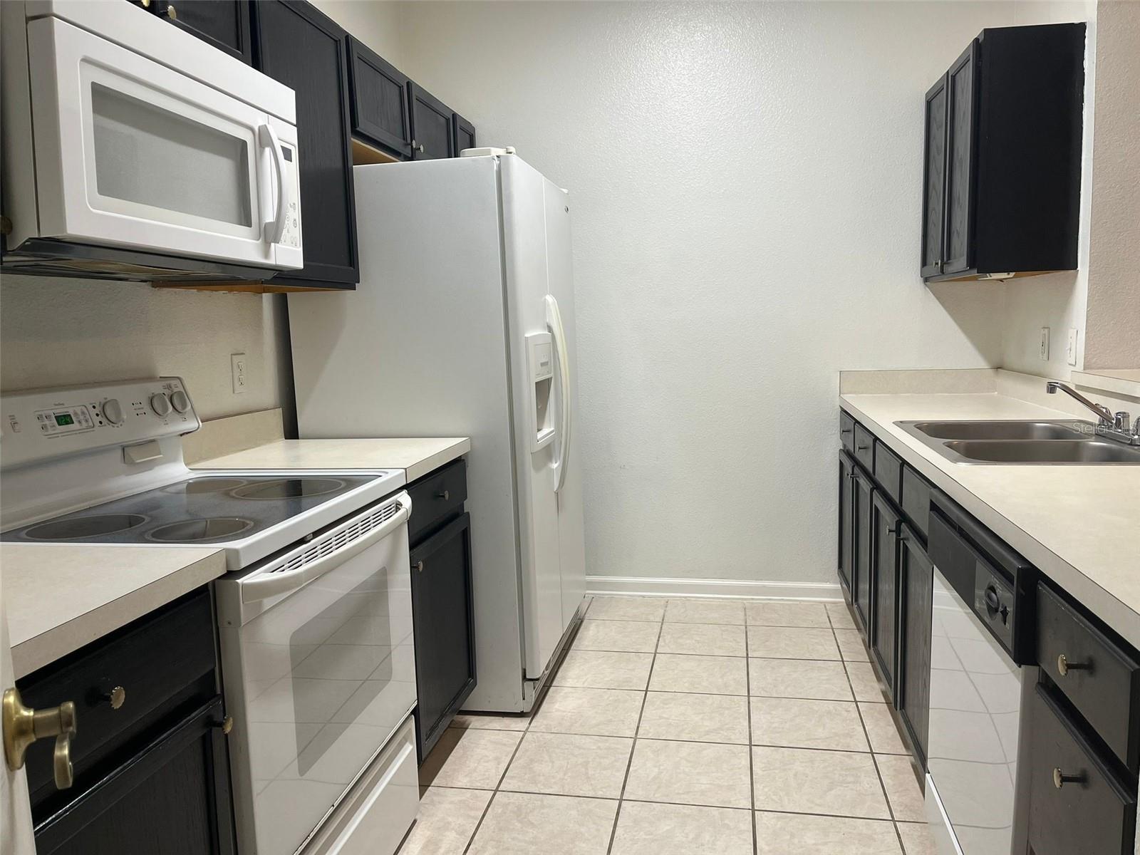 Image 2 of 21 For 7123 Yacht Basin Avenue 318