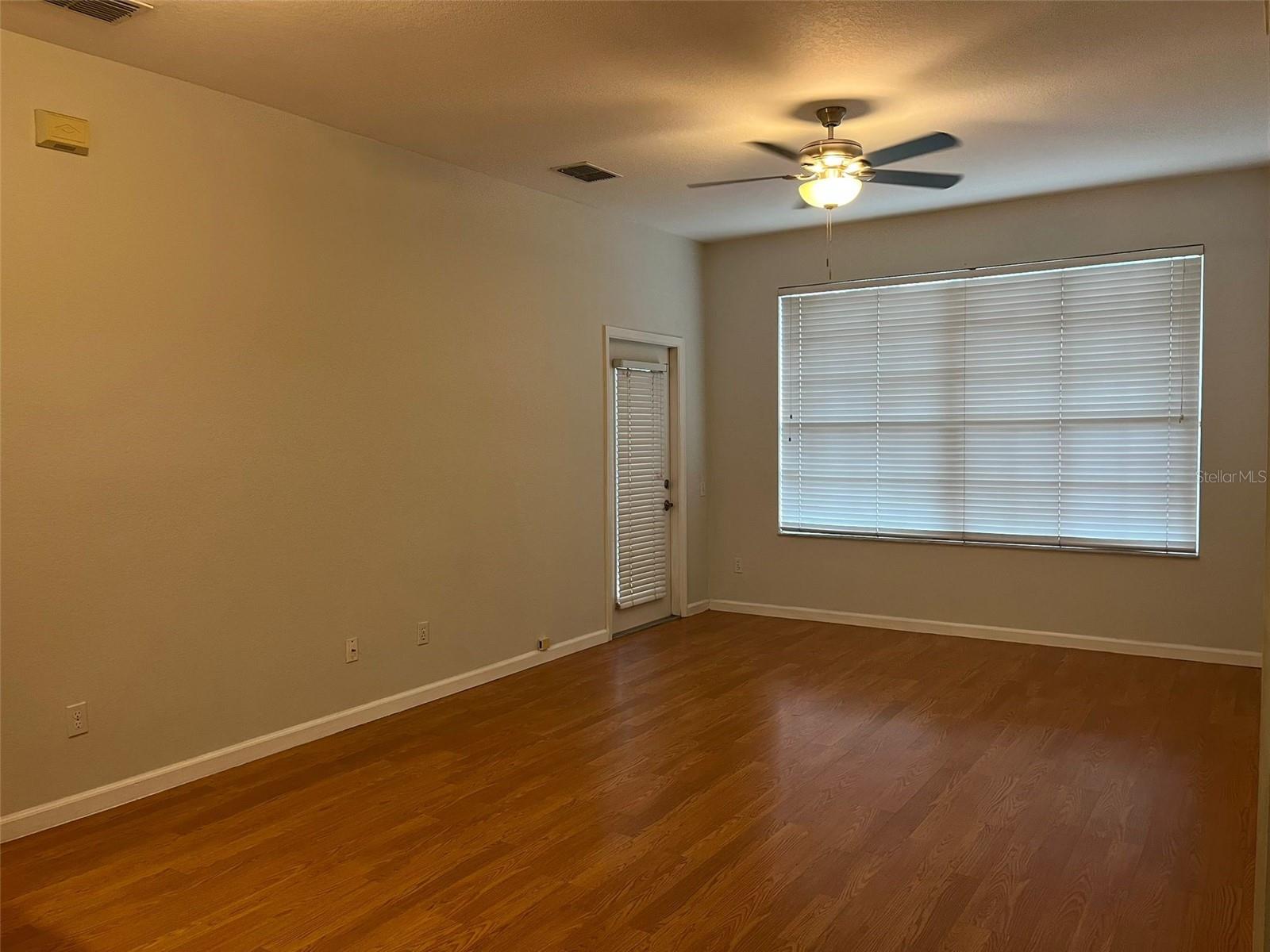 Image 4 of 21 For 7123 Yacht Basin Avenue 318