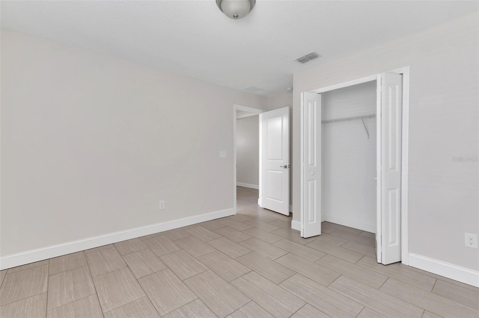 Image 19 of 27 For 2044 Hillview Circle