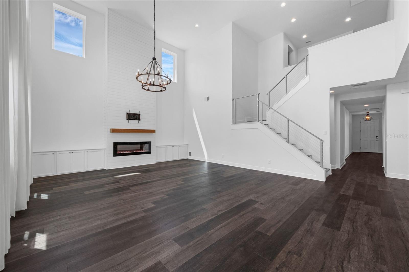 Image 7 of 37 For 9378 Bradleigh Drive