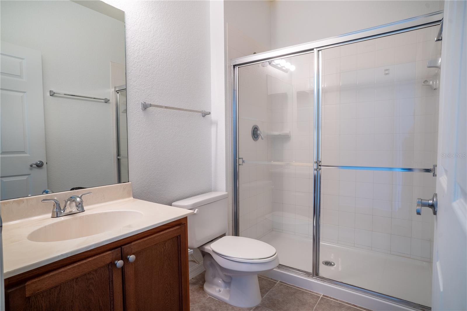 Image 13 of 19 For 2550 Grand Central Parkway 17