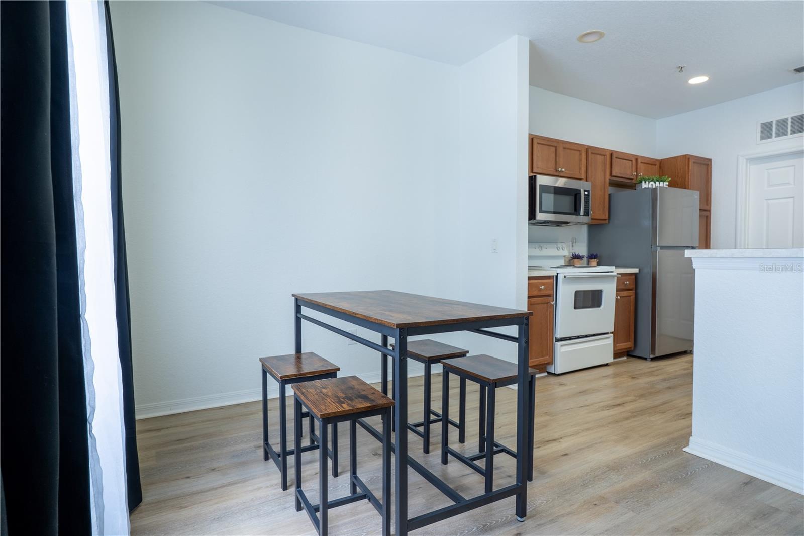 Image 3 of 19 For 2550 Grand Central Parkway 17