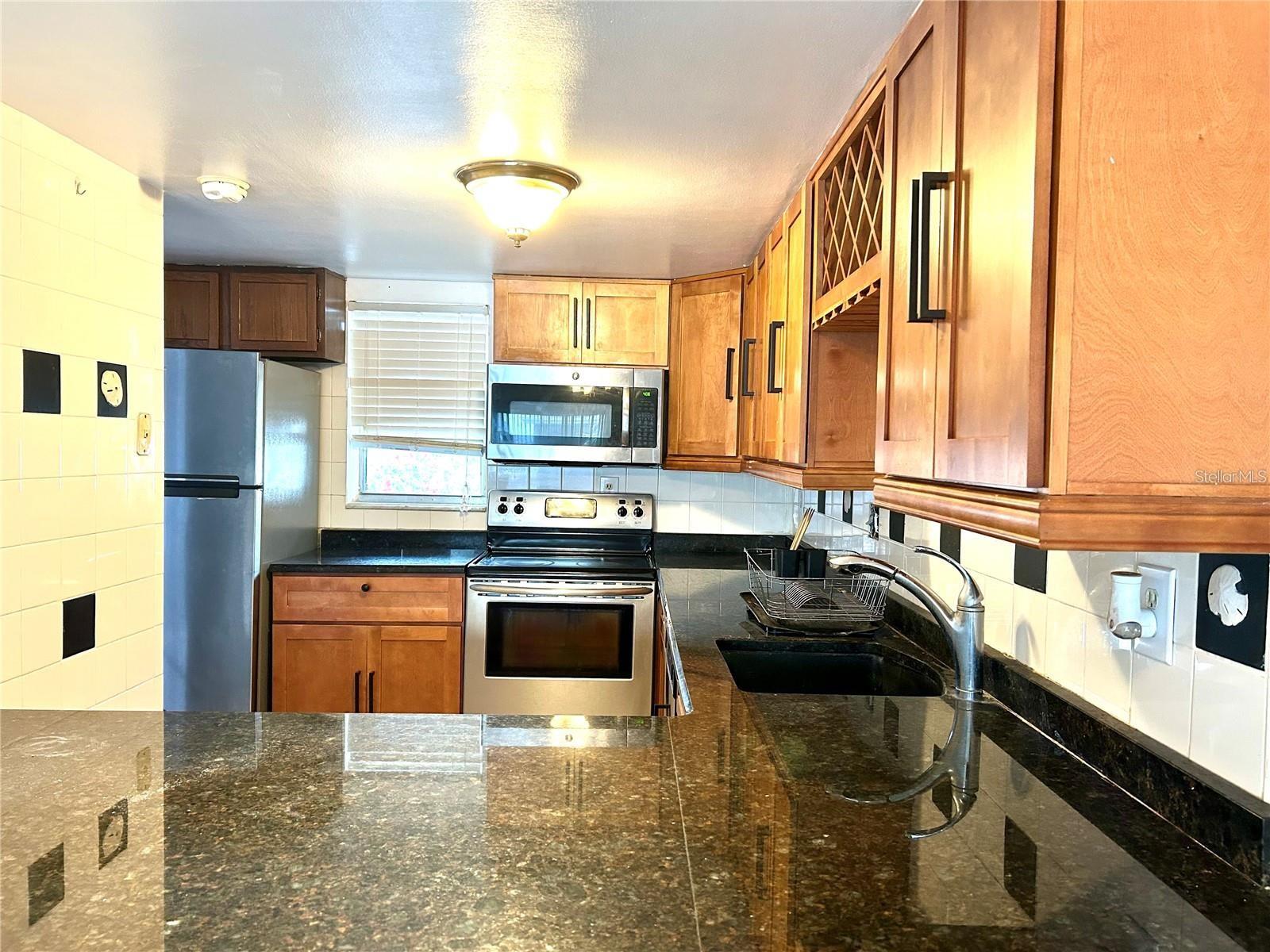 Image 3 of 12 For 6042 Amberly Avenue F55