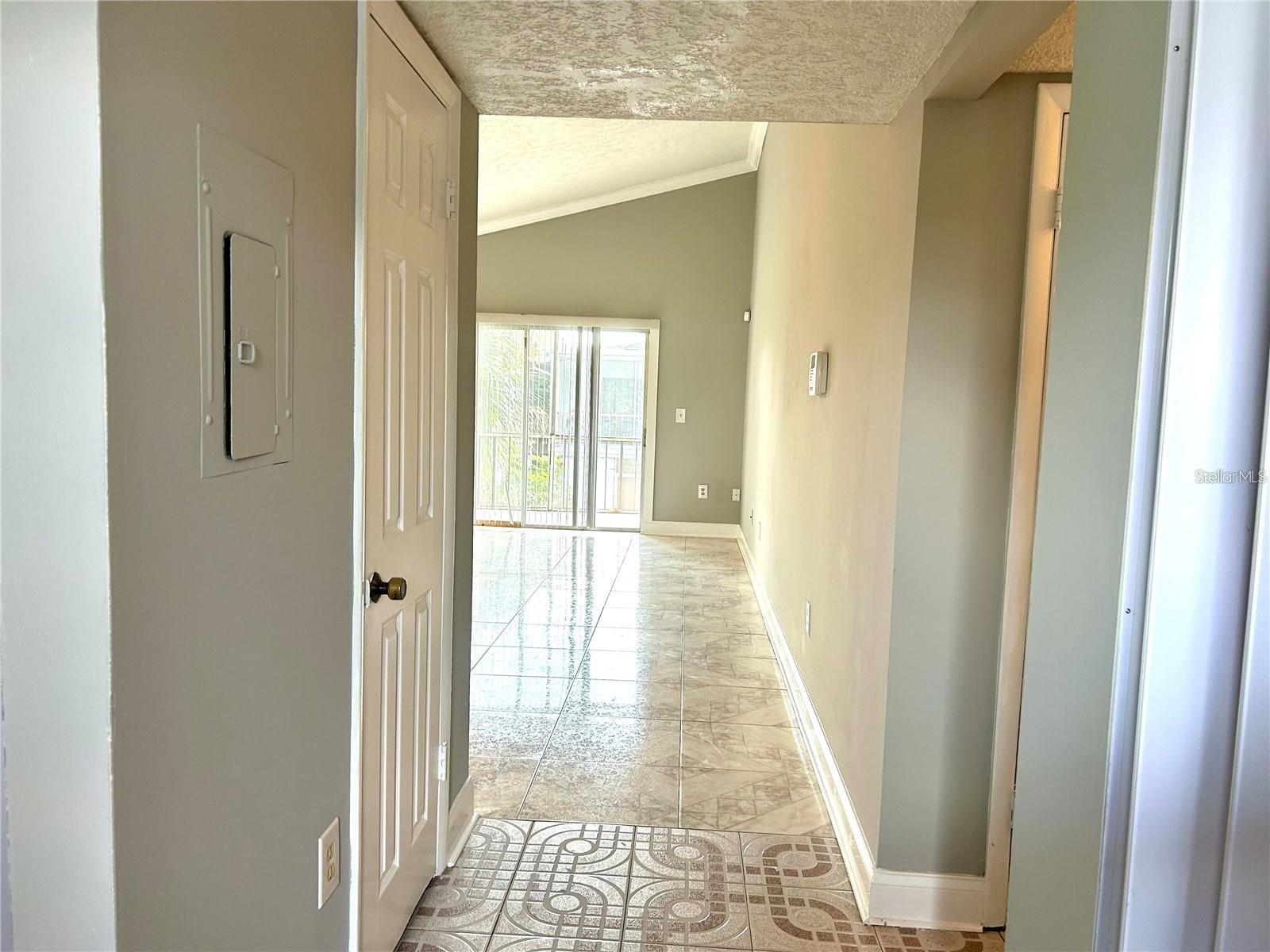 Image 5 of 12 For 6042 Amberly Avenue F55