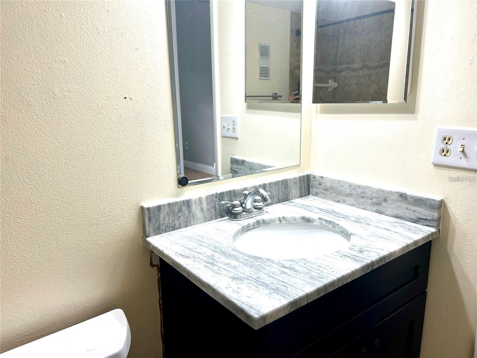 Image 9 of 12 For 6042 Amberly Avenue F55