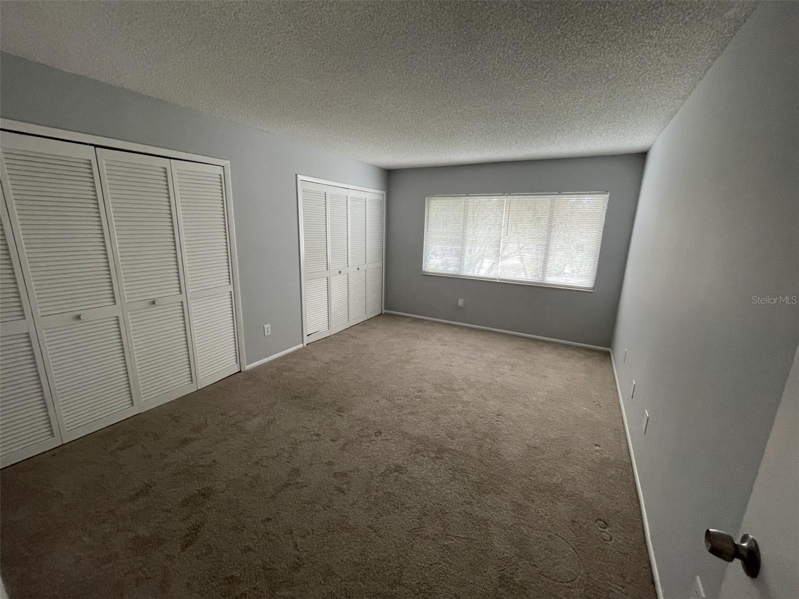 Image 15 of 22 For 5355 Vineland Rd.