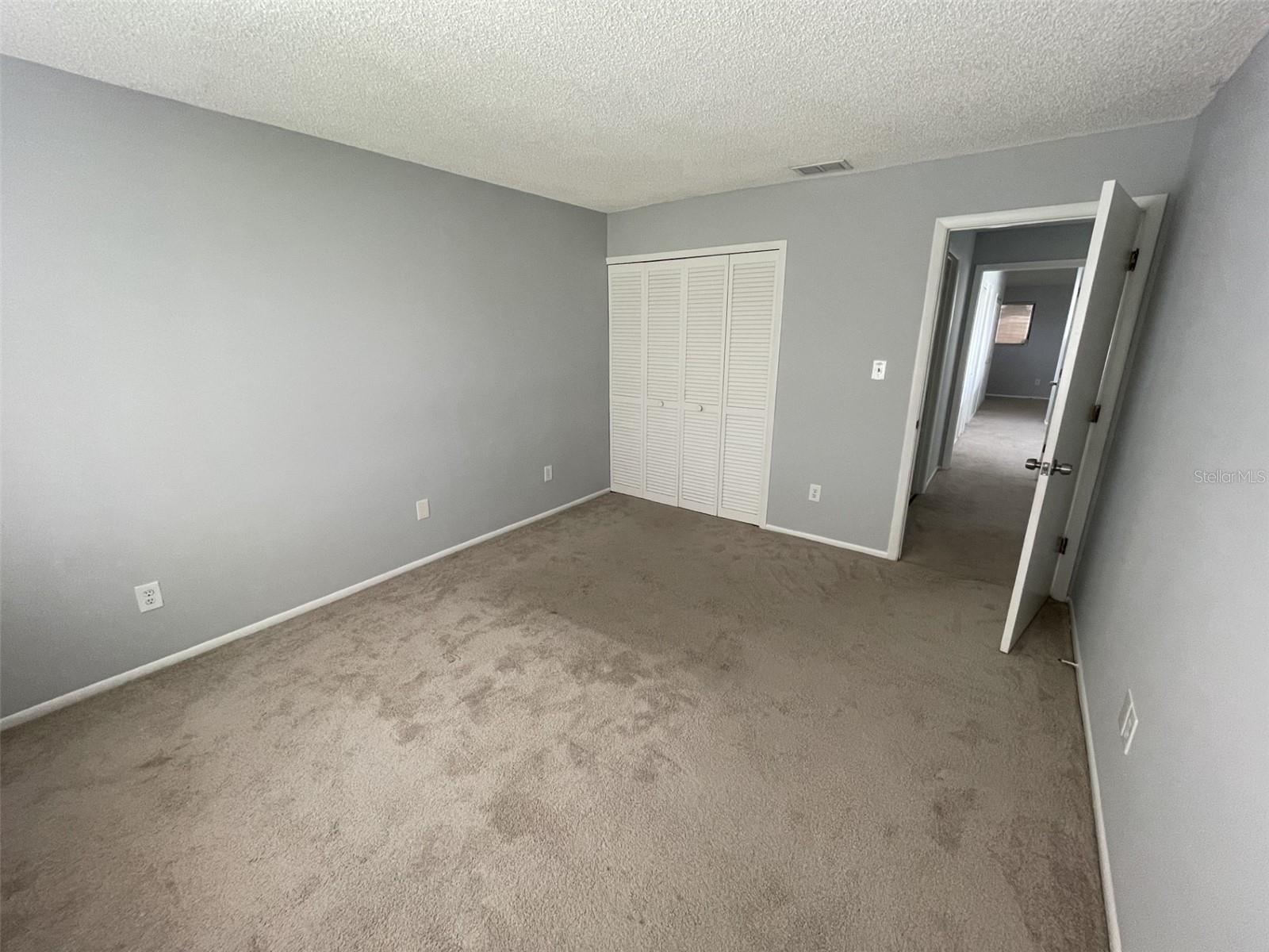 Image 16 of 22 For 5355 Vineland Rd.