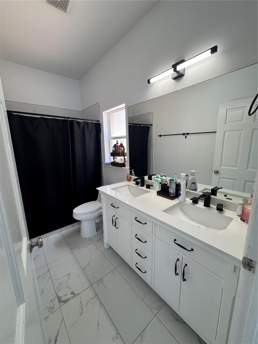 Image 18 of 42 For 2047 Meadow Pond Way