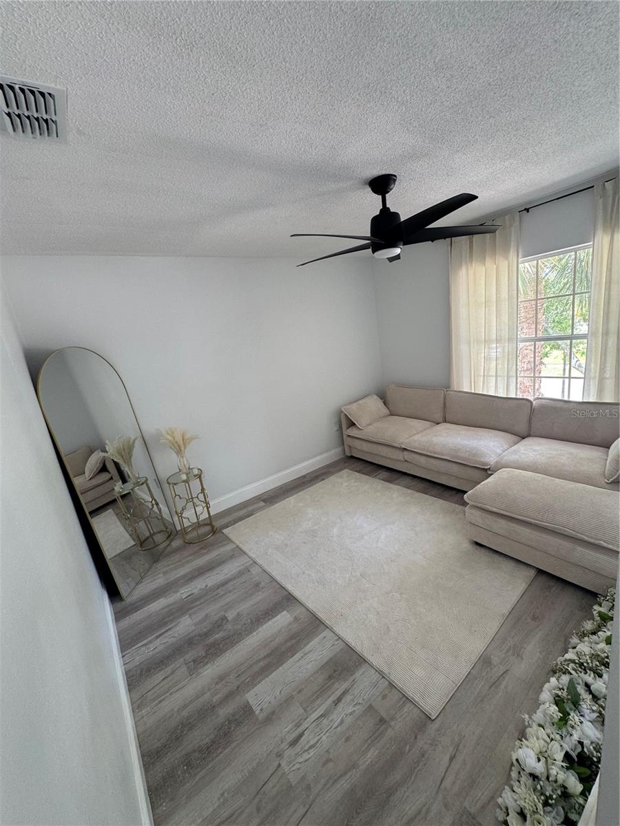 Image 21 of 42 For 2047 Meadow Pond Way