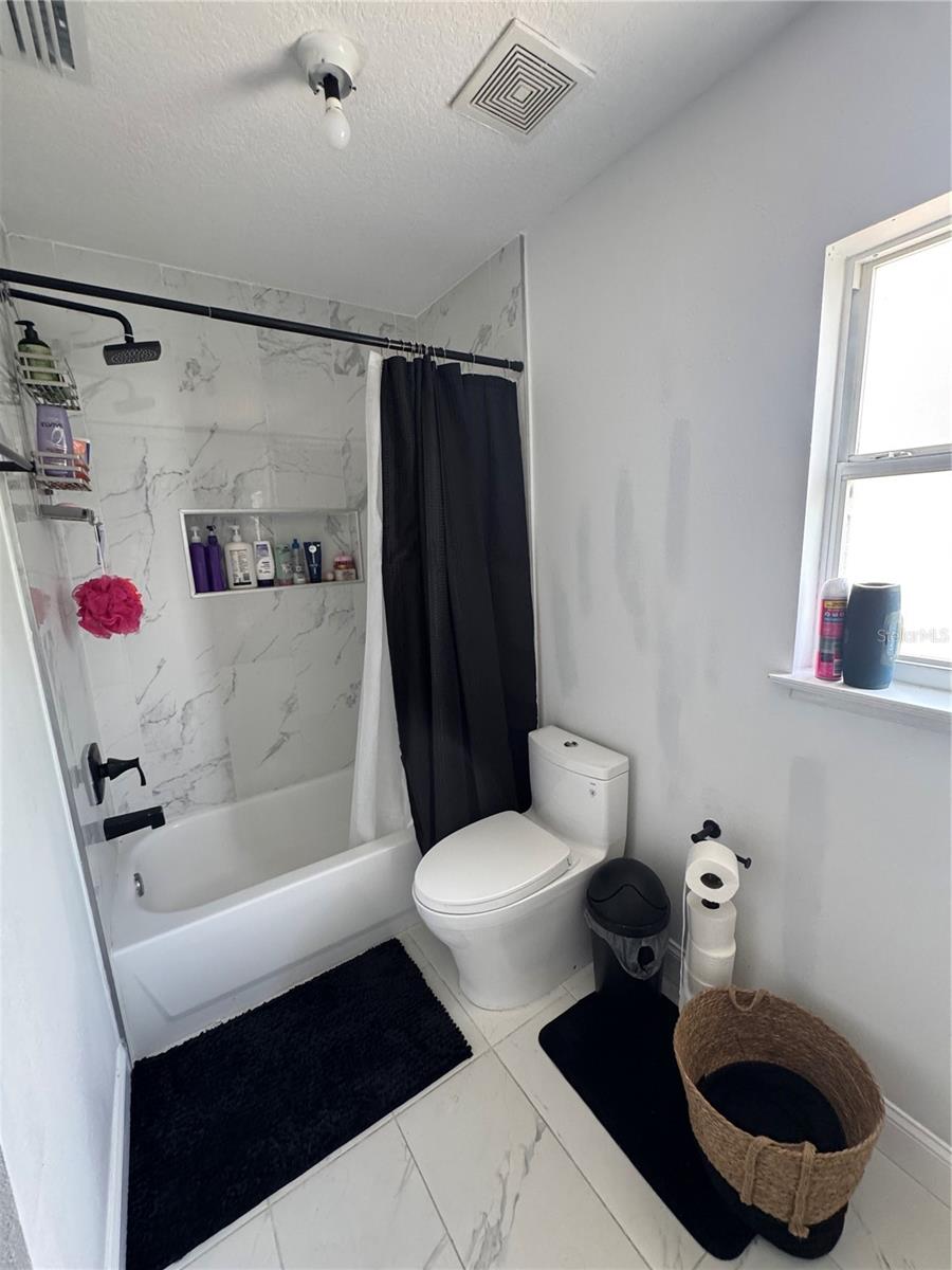 Image 25 of 42 For 2047 Meadow Pond Way