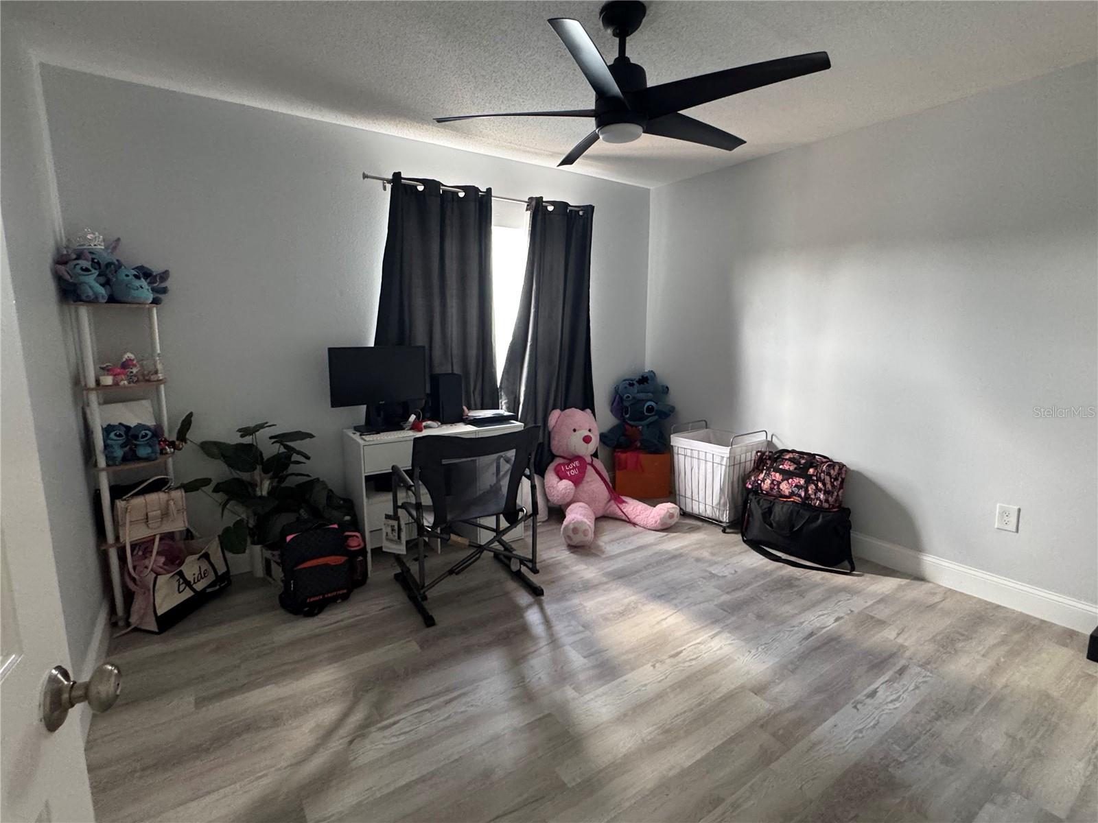 Image 33 of 42 For 2047 Meadow Pond Way