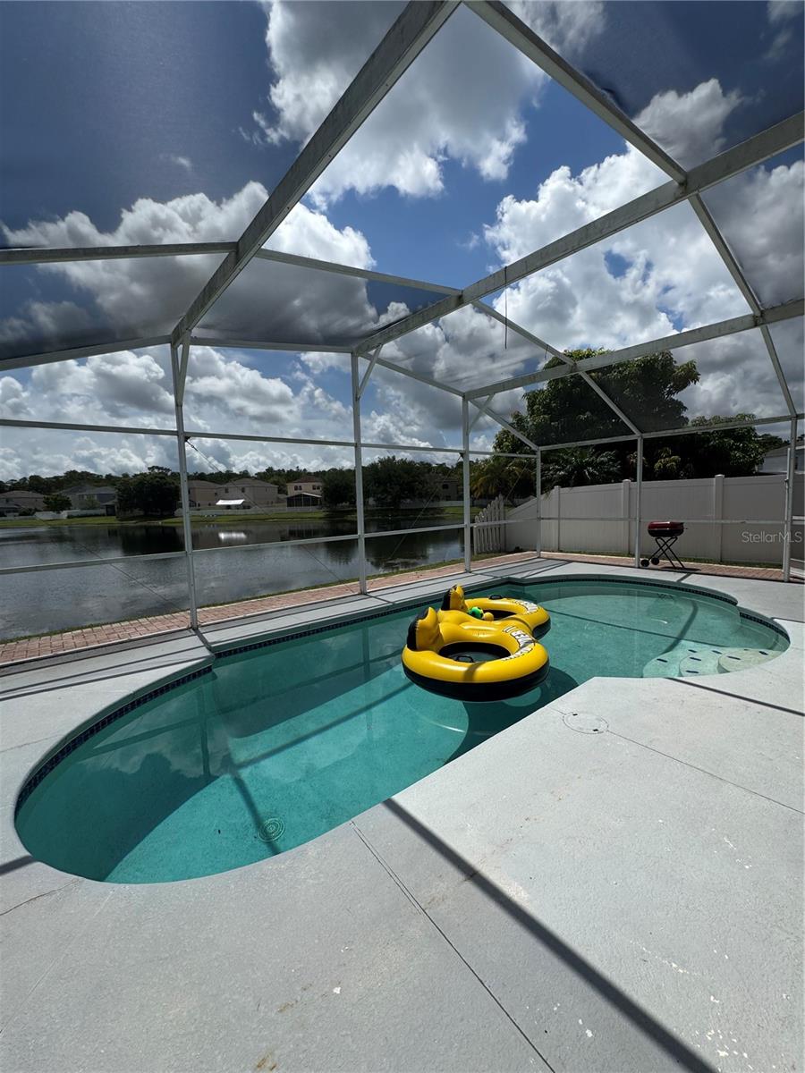 Image 35 of 42 For 2047 Meadow Pond Way