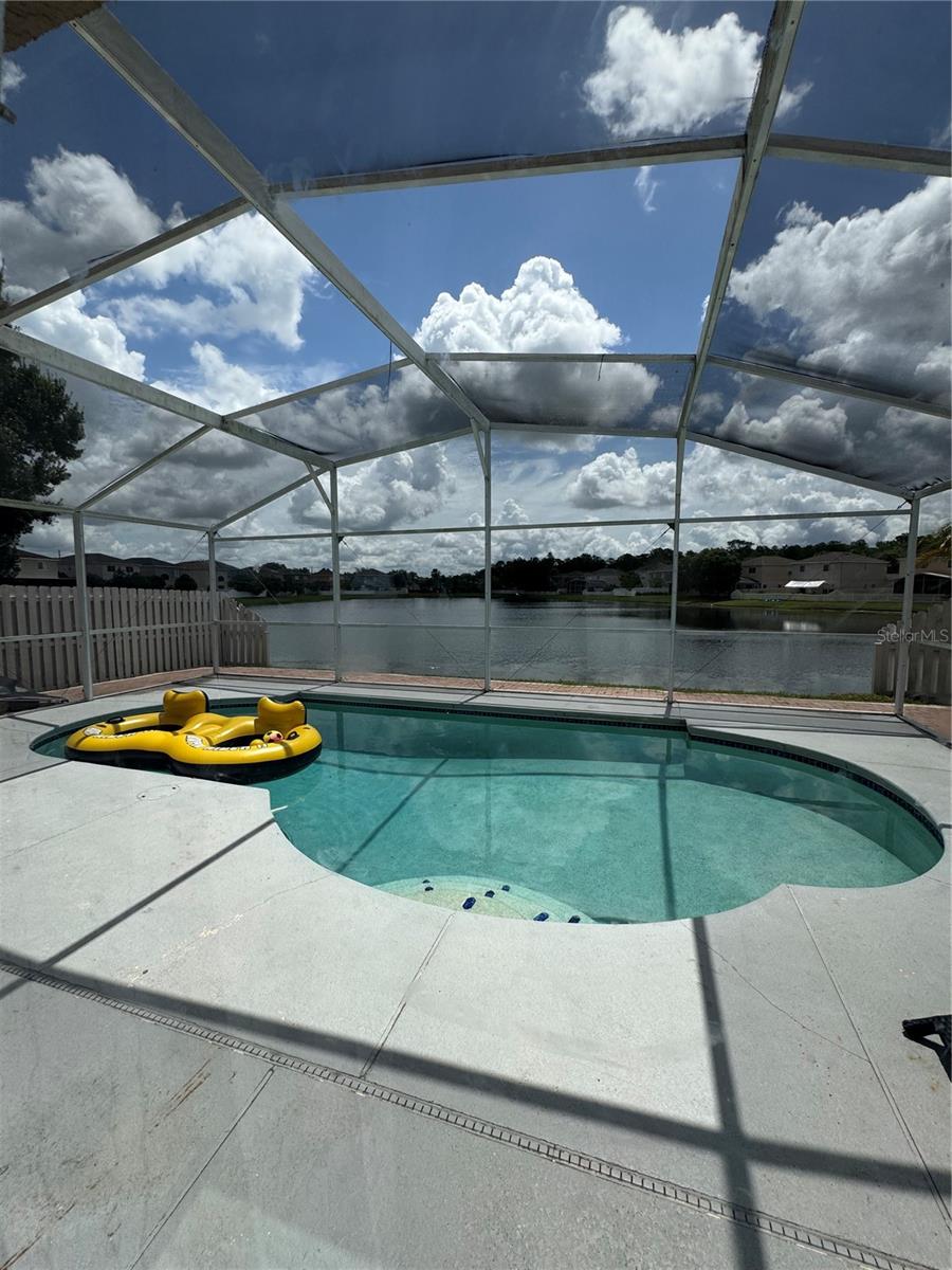 Image 37 of 42 For 2047 Meadow Pond Way