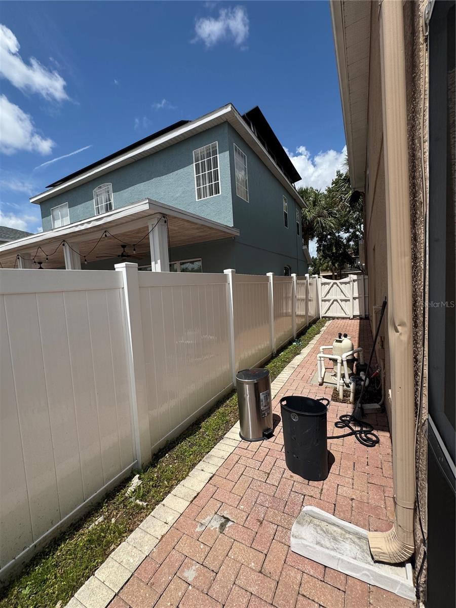 Image 43 of 59 For 2047 Meadow Pond Way