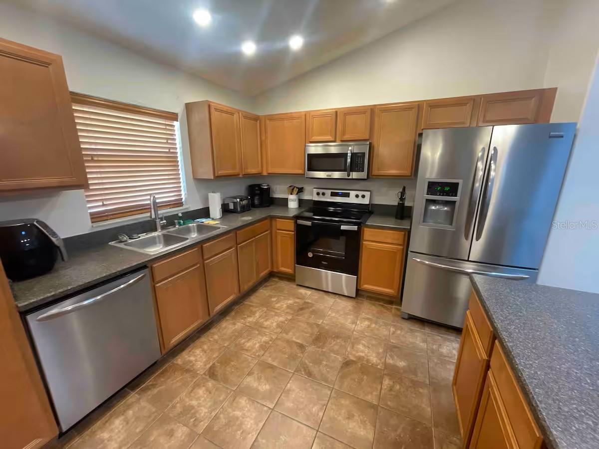 Image 5 of 21 For 8071 Roaring Creek Court