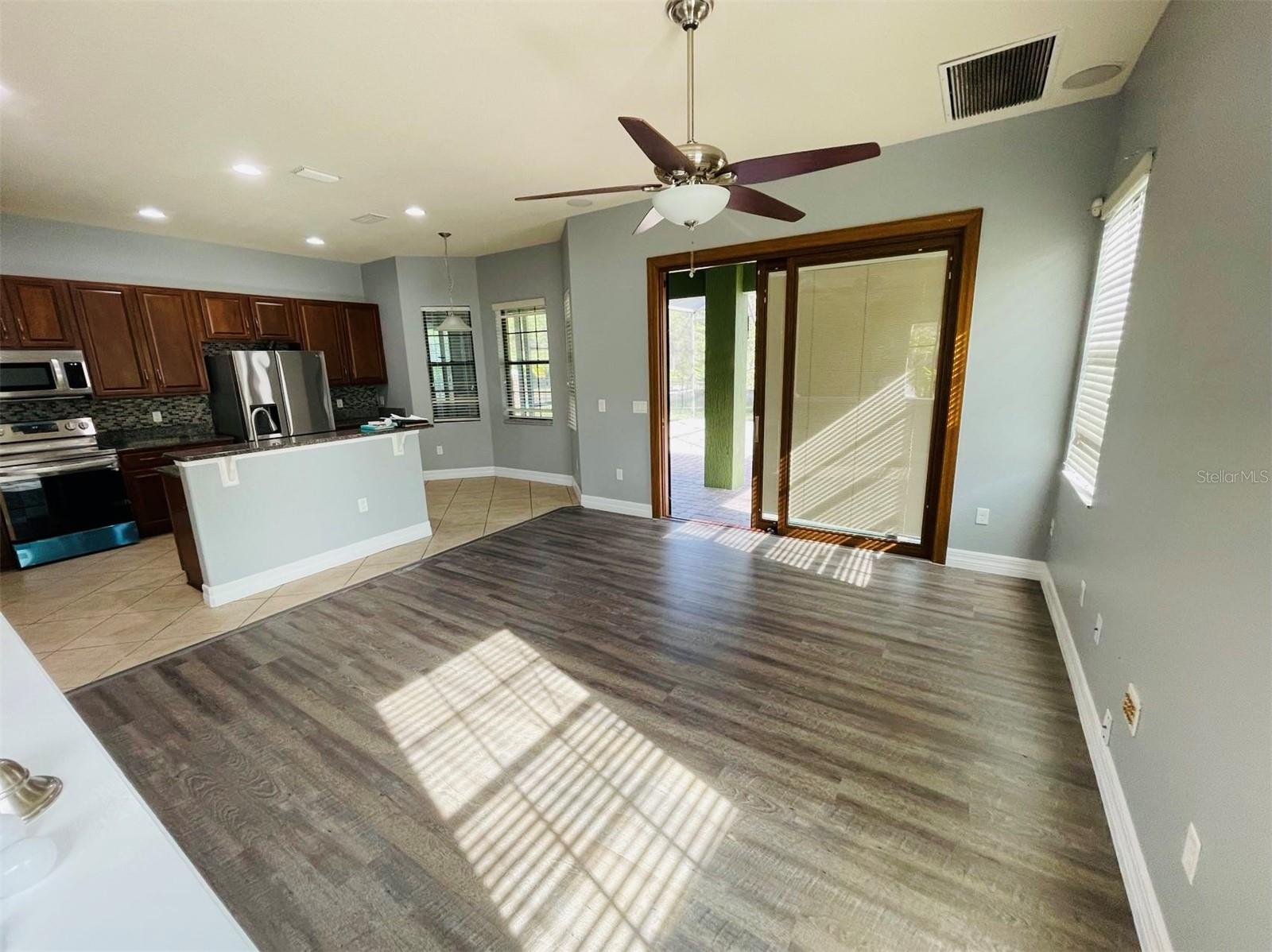 Image 4 of 21 For 10802 Willow Ridge Loop