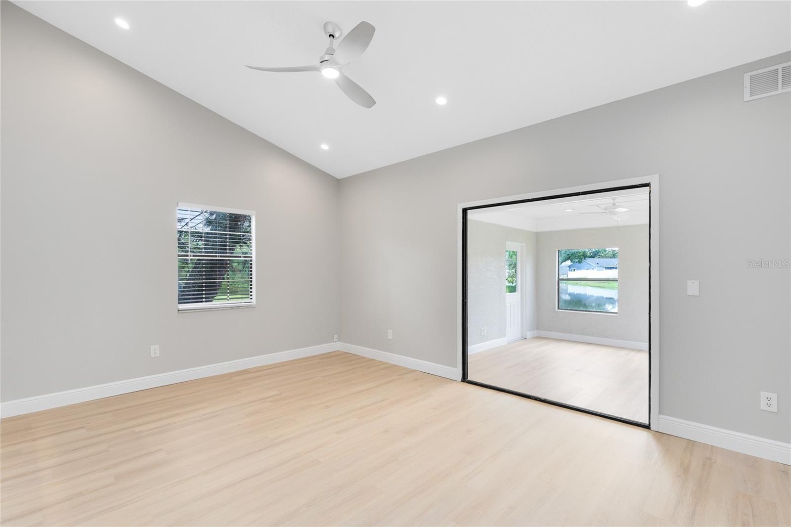 Image 11 of 37 For 109 Dresdan Court