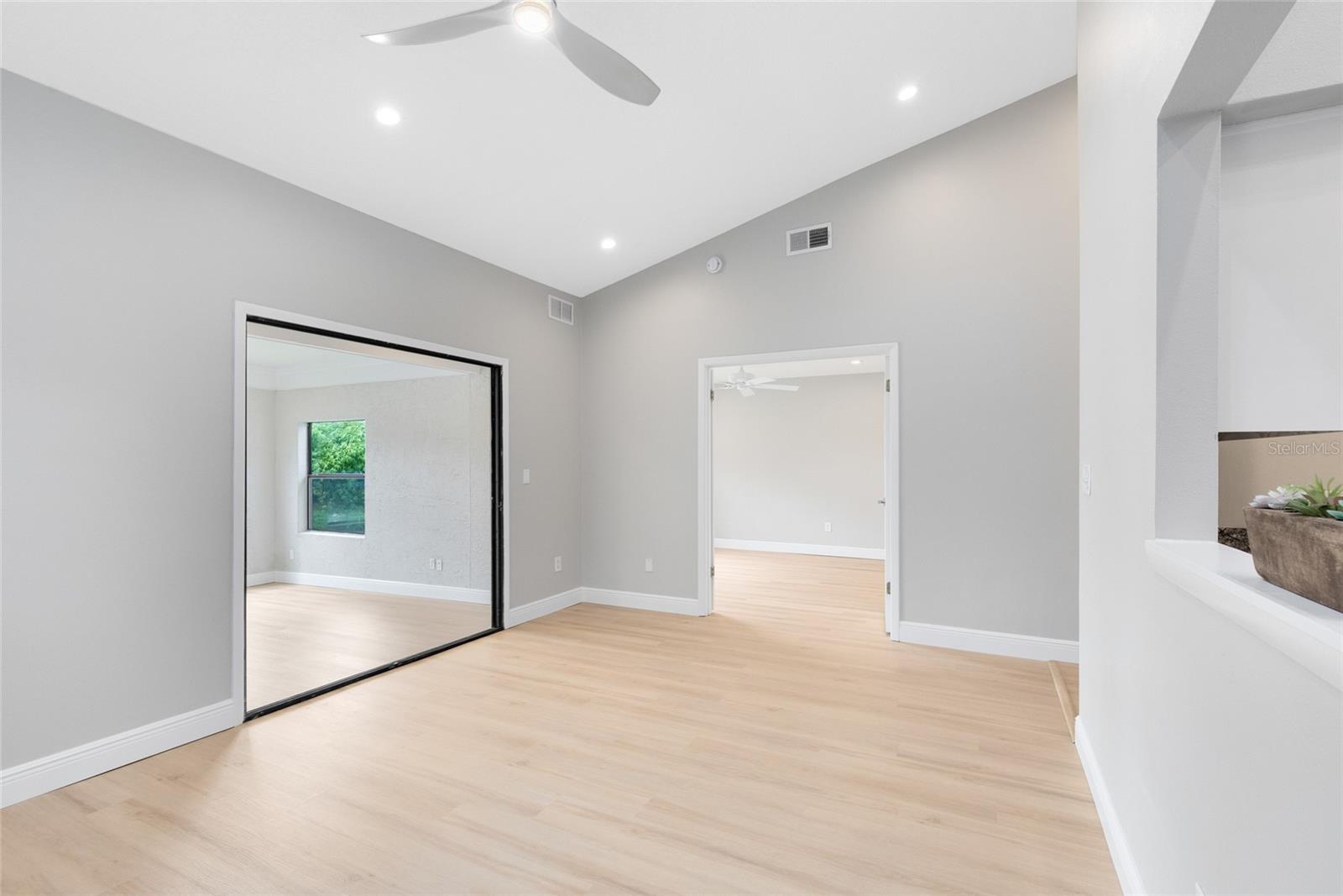 Image 13 of 37 For 109 Dresdan Court